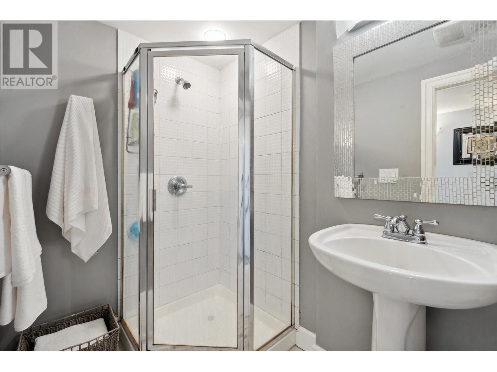 8786 Crest Drive, Burnaby, British Columbia  V3N 4A2 - Photo 26 - R2972687