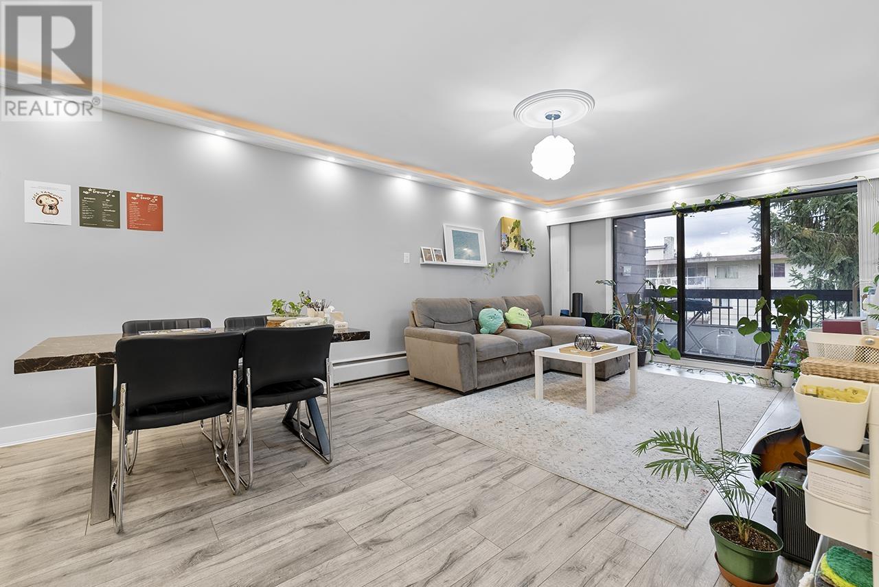 Listing Picture 4 of 17 : 306 7180 LINDEN AVENUE, Burnaby / 本拿比 - 魯藝地產 Yvonne Lu Group - MLS Medallion Club Member
