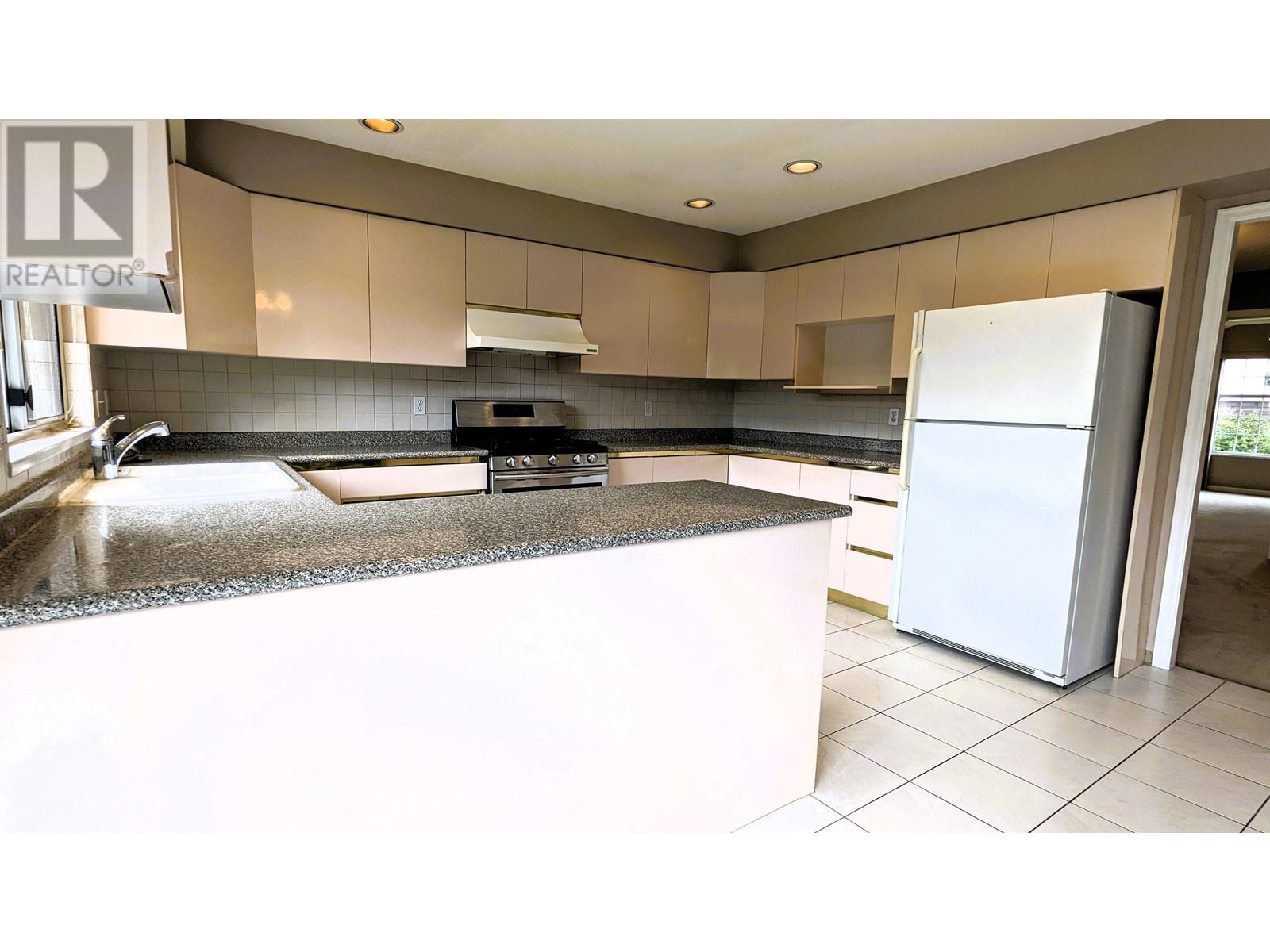 Listing Picture 9 of 28 : 9531 CAPELLA DRIVE, Richmond / 烈治文 - 魯藝地產 Yvonne Lu Group - MLS Medallion Club Member