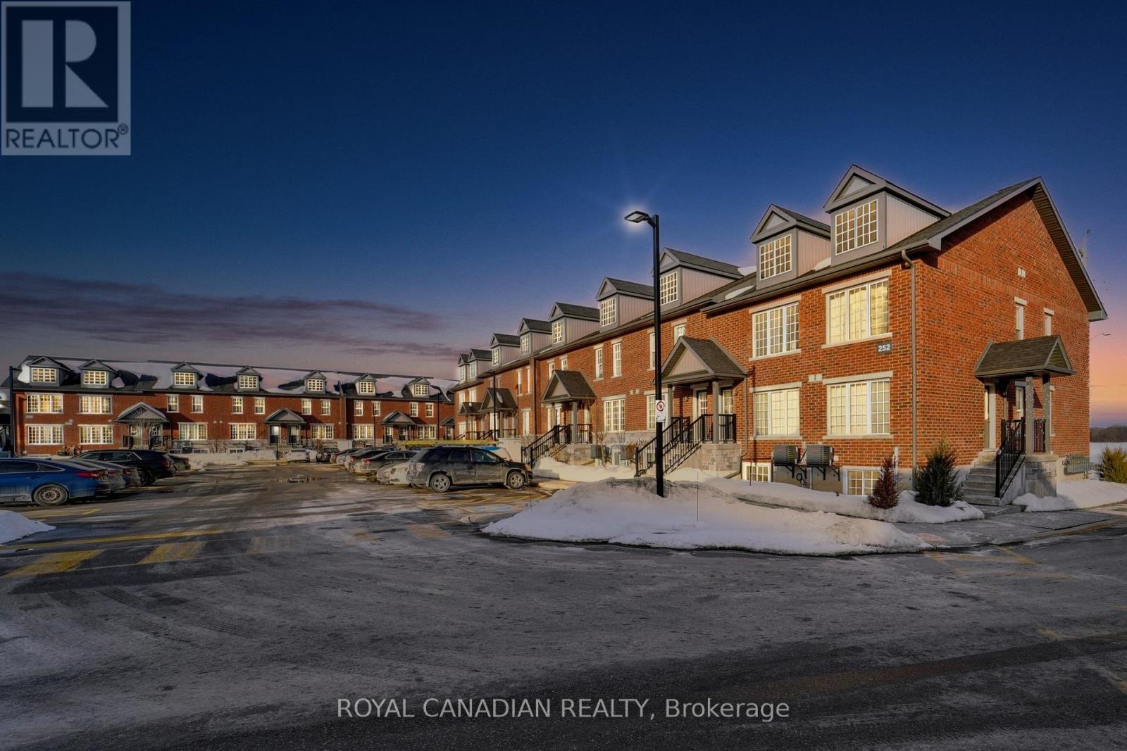 Property at 14 - 252 PENETANGUISHENE ROAD E image 1
