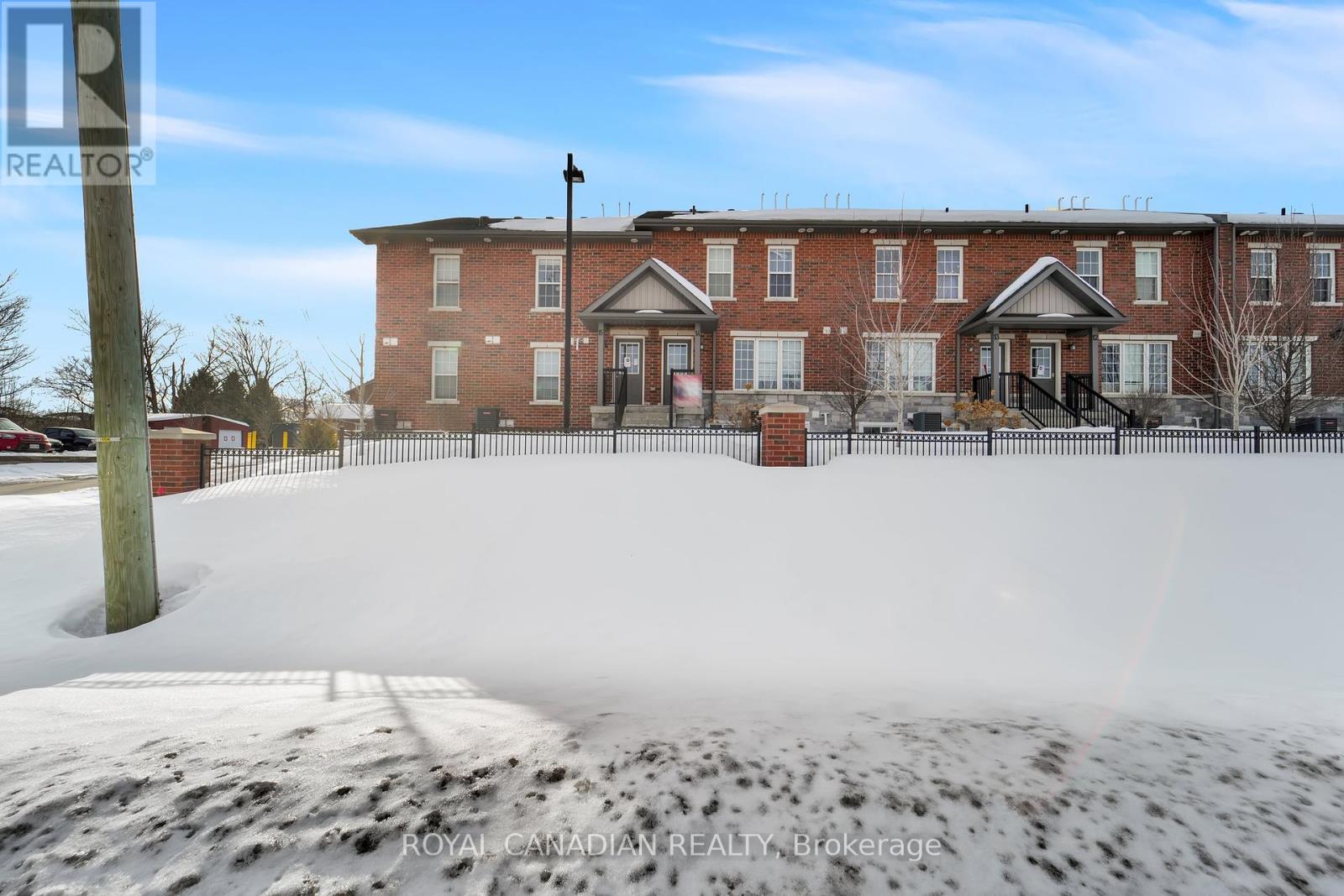Property at 14 - 252 PENETANGUISHENE ROAD E image 4