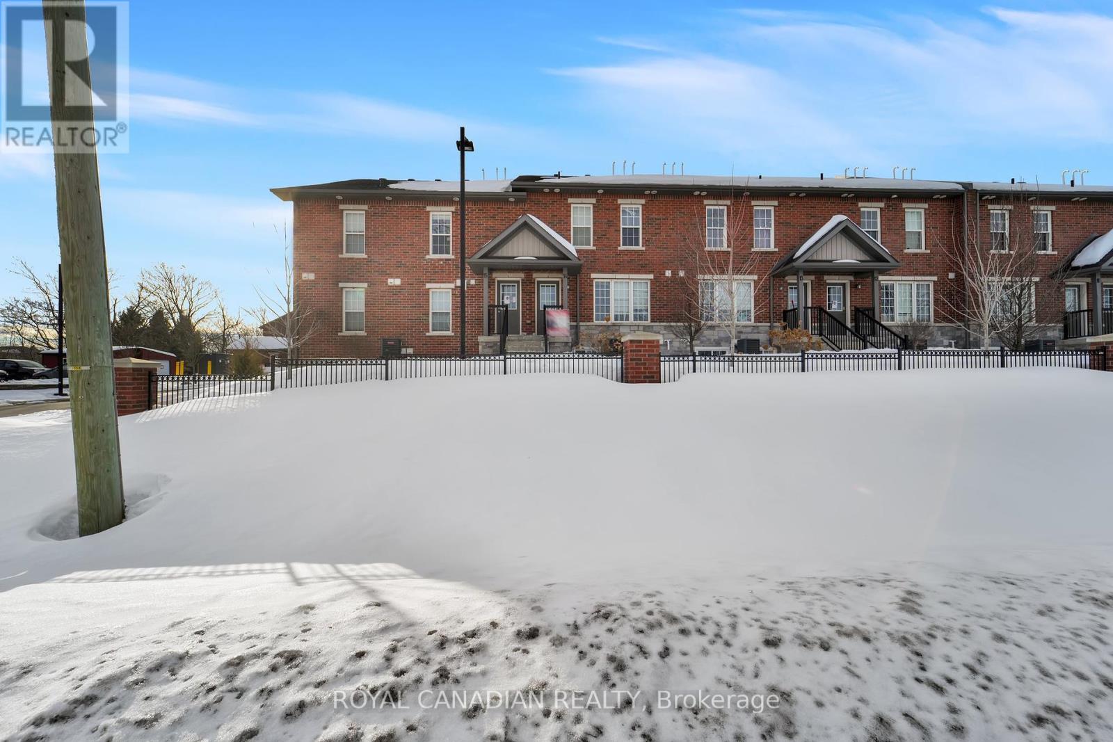 Property at 14 - 252 PENETANGUISHENE ROAD E image 5