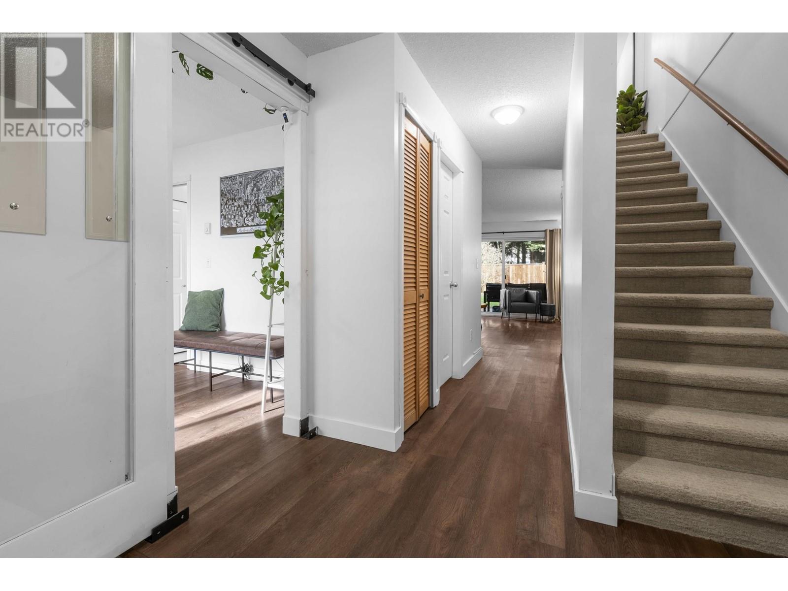 2541 Gordon Avenue, Port Coquitlam, British Columbia  V3C 3Z3 - Photo 5 - R2972159