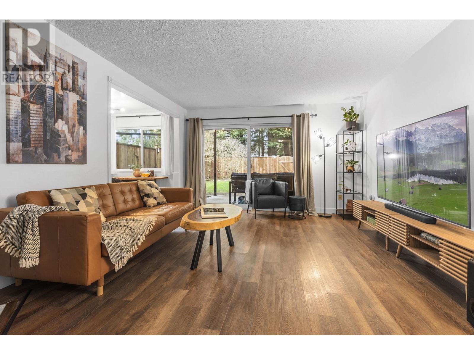 2541 Gordon Avenue, Port Coquitlam, British Columbia  V3C 3Z3 - Photo 11 - R2972159