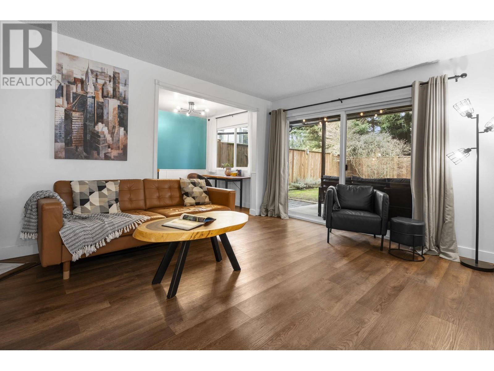 2541 Gordon Avenue, Port Coquitlam, British Columbia  V3C 3Z3 - Photo 12 - R2972159