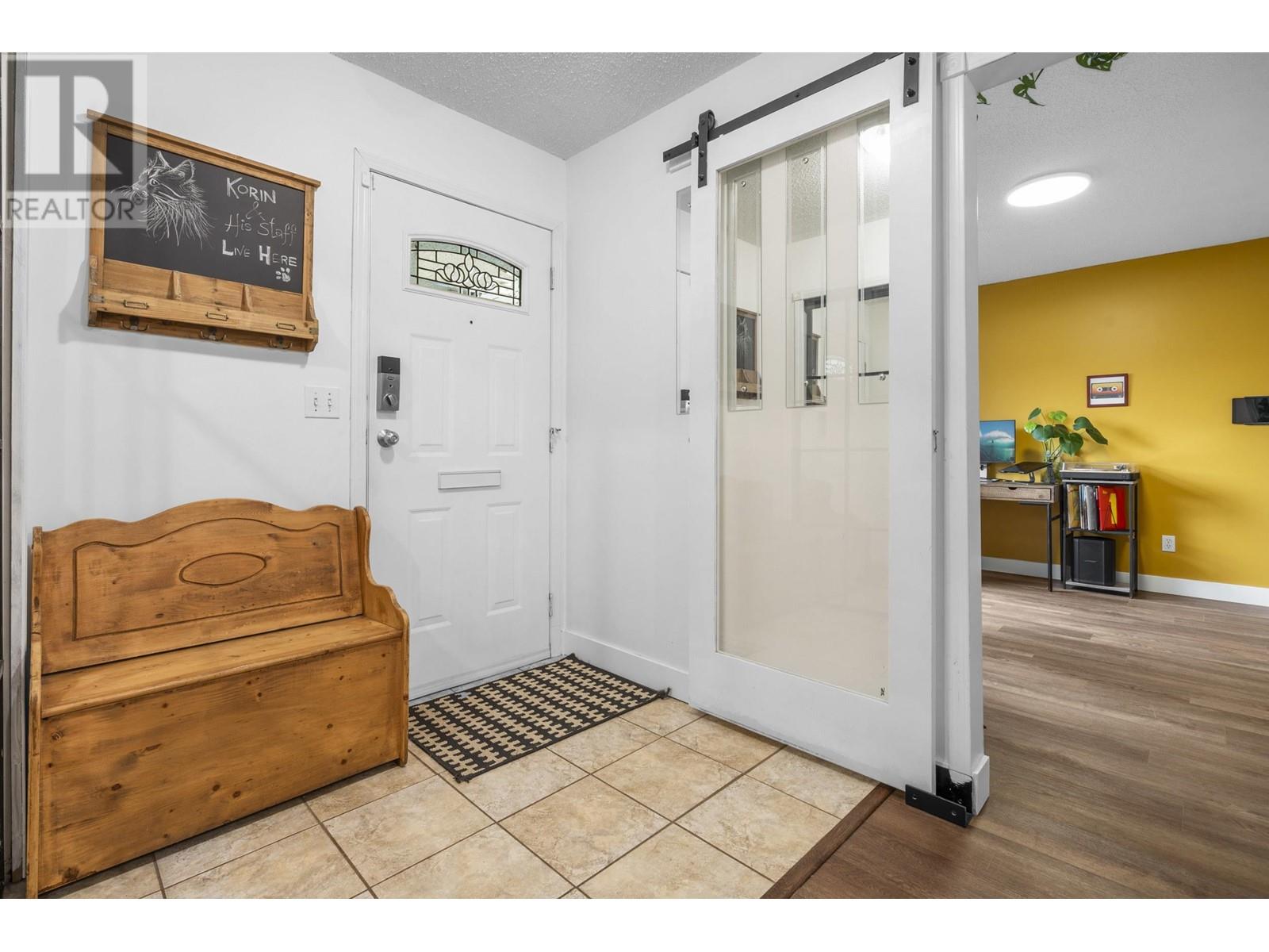 2541 Gordon Avenue, Port Coquitlam, British Columbia  V3C 3Z3 - Photo 16 - R2972159