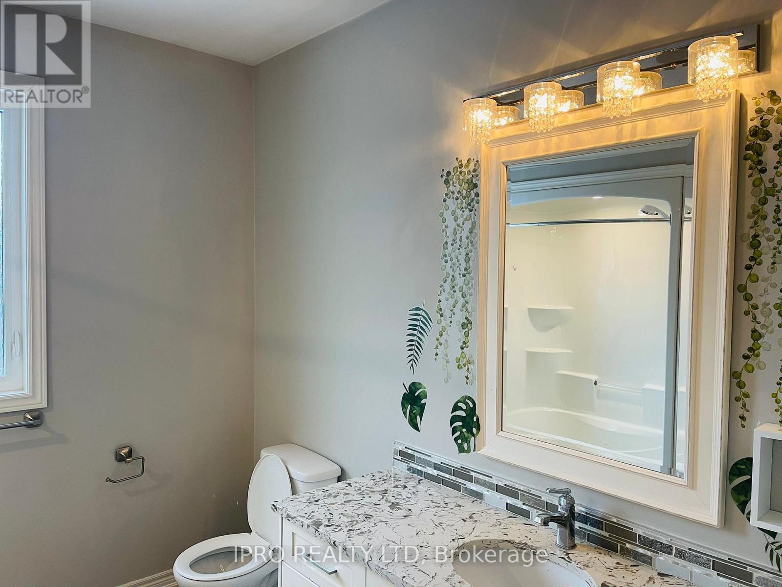 22 Elm Street, St. Catharines, Ontario  L2P 2B7 - Photo 17 - X12000749