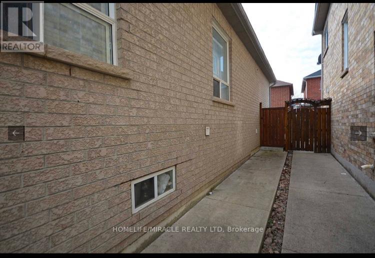 126 Edenbrook Hill Drive, Brampton, Ontario  L7A 2R2 - Photo 28 - W12000776