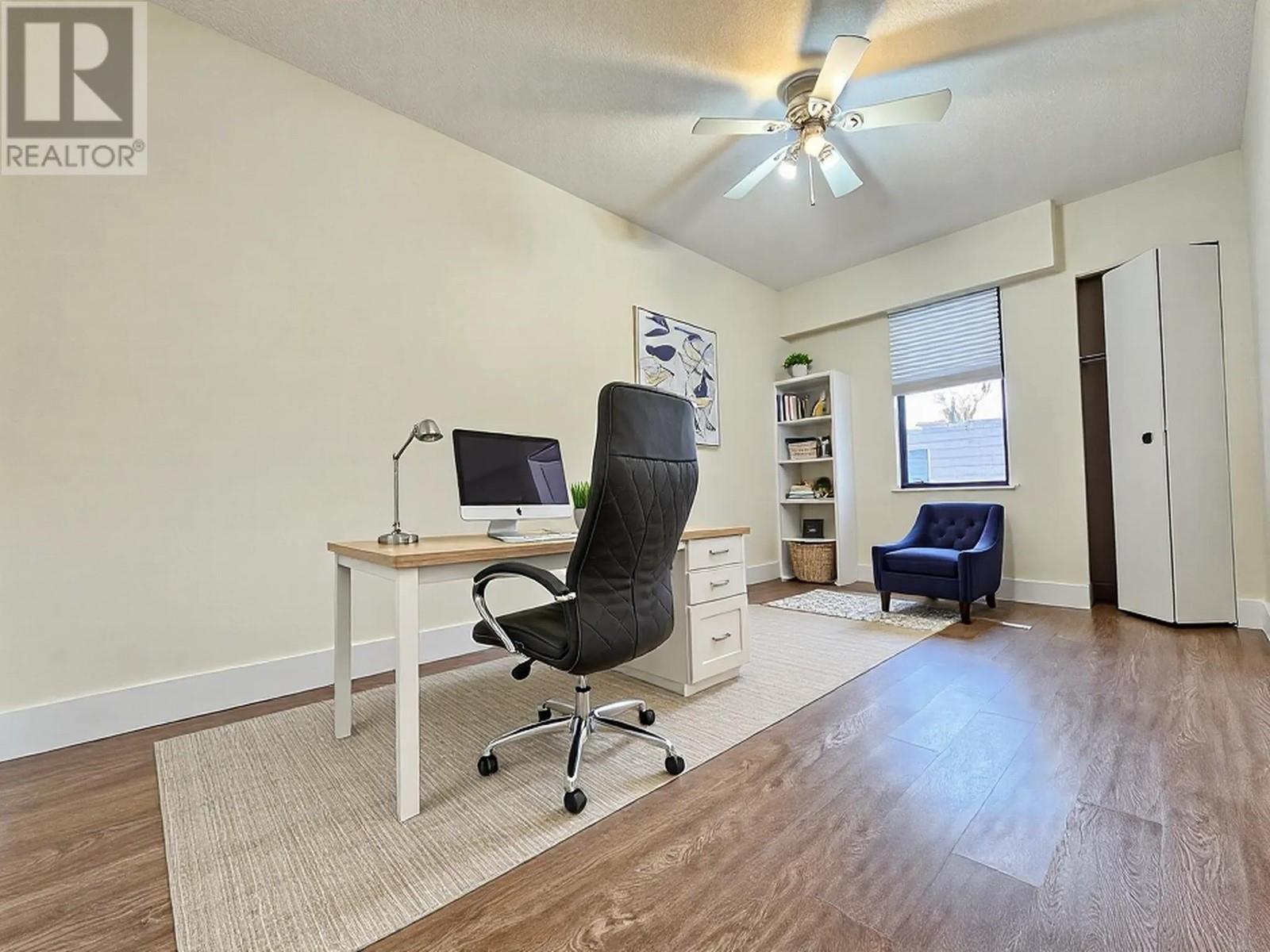 Listing Picture 12 of 23 : 7441 13TH AVENUE, Burnaby / 本拿比 - 魯藝地產 Yvonne Lu Group - MLS Medallion Club Member