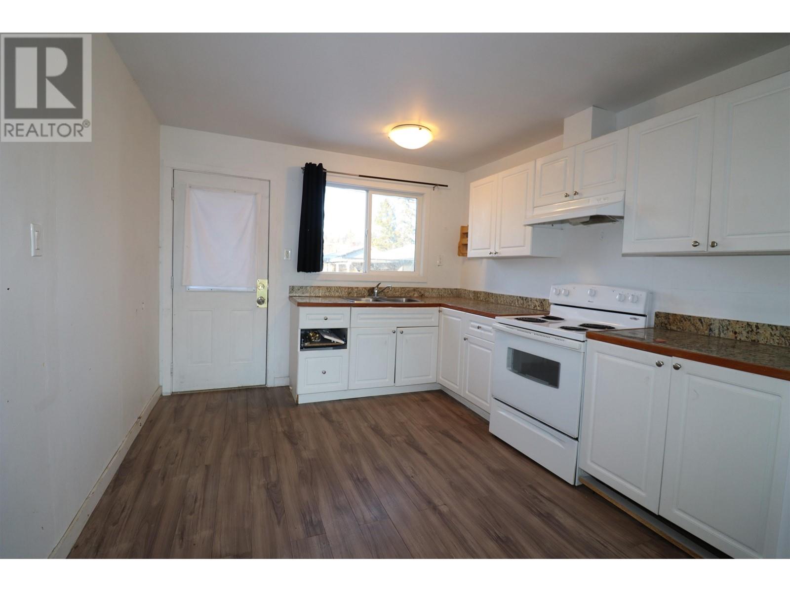 Property at 1274 20TH AVENUE image 3