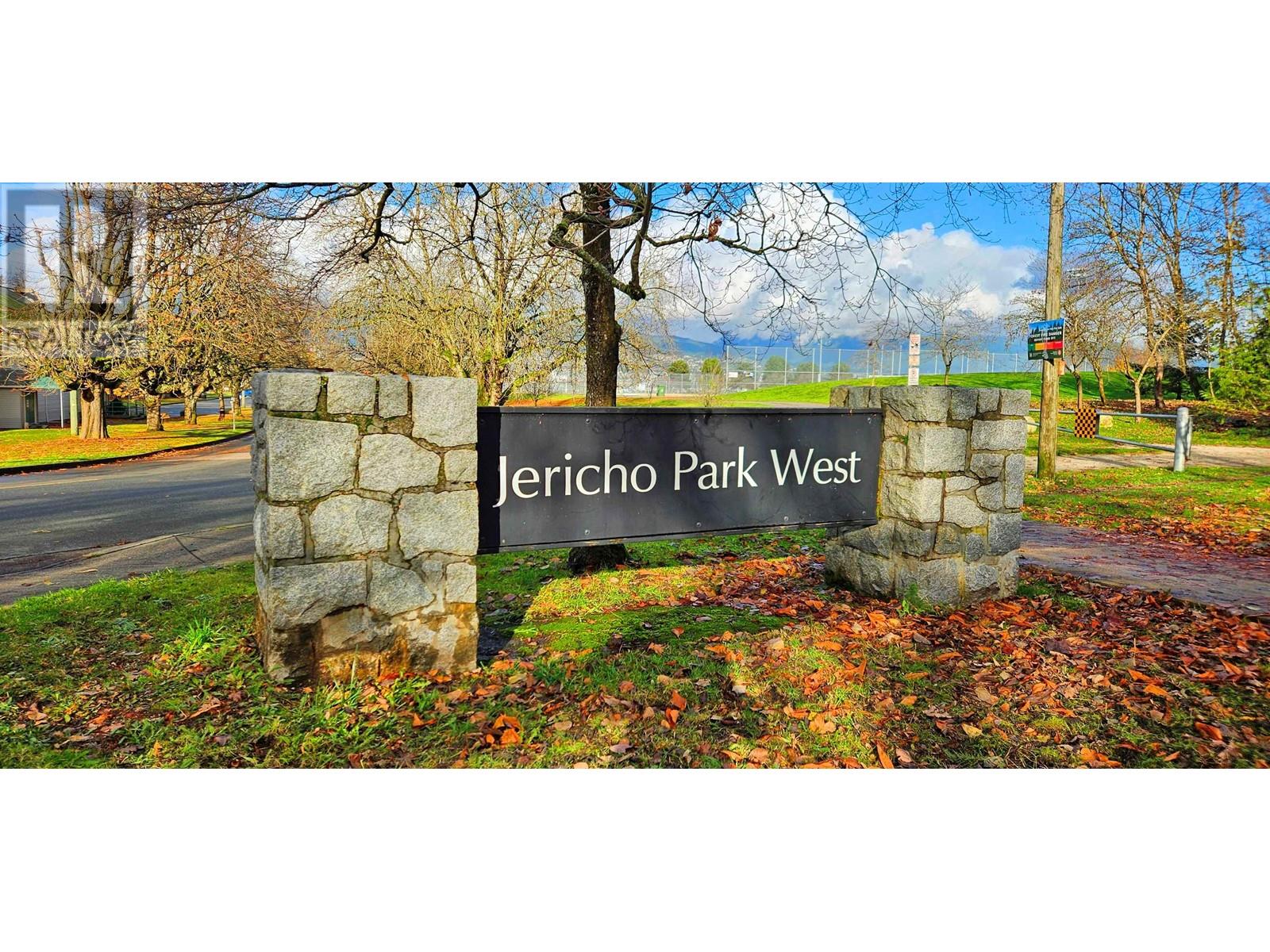 Listing Picture 7 of 20 : 4355 LOCARNO CRESCENT, Vancouver / 溫哥華 - 魯藝地產 Yvonne Lu Group - MLS Medallion Club Member