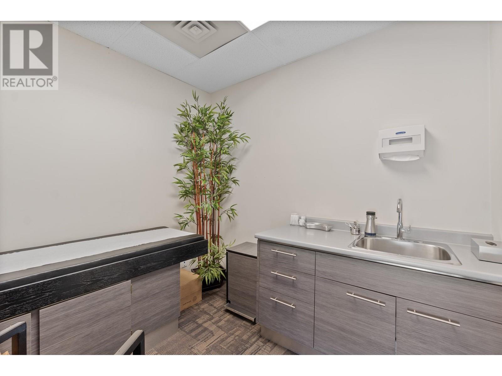 206 135 E 15th Street, North Vancouver, British Columbia  V7L 2P7 - Photo 10 - C8066611