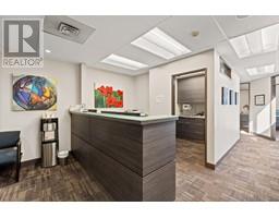 206 135 E 15TH STREET, North Vancouver, British Columbia