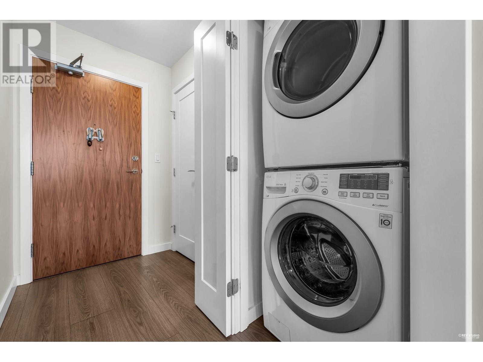 Listing Picture 18 of 21 : 802 8688 HAZELBRIDGE WAY, Richmond / 烈治文 - 魯藝地產 Yvonne Lu Group - MLS Medallion Club Member