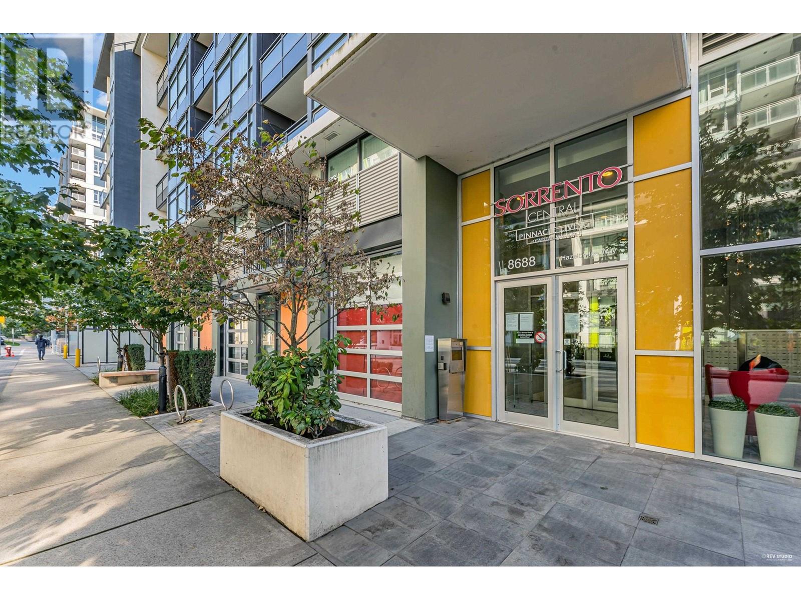 Listing Picture 3 of 21 : 802 8688 HAZELBRIDGE WAY, Richmond / 烈治文 - 魯藝地產 Yvonne Lu Group - MLS Medallion Club Member