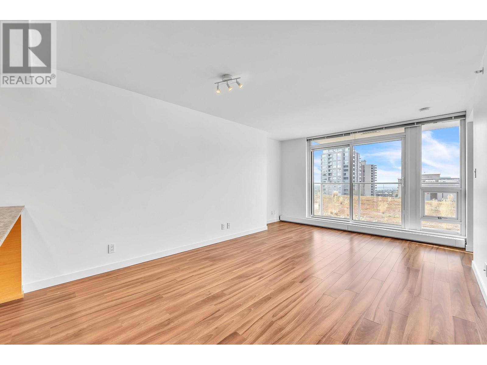 402 135 E 17th Street, North Vancouver, British Columbia  V7L 0C4 - Photo 10 - R2973616