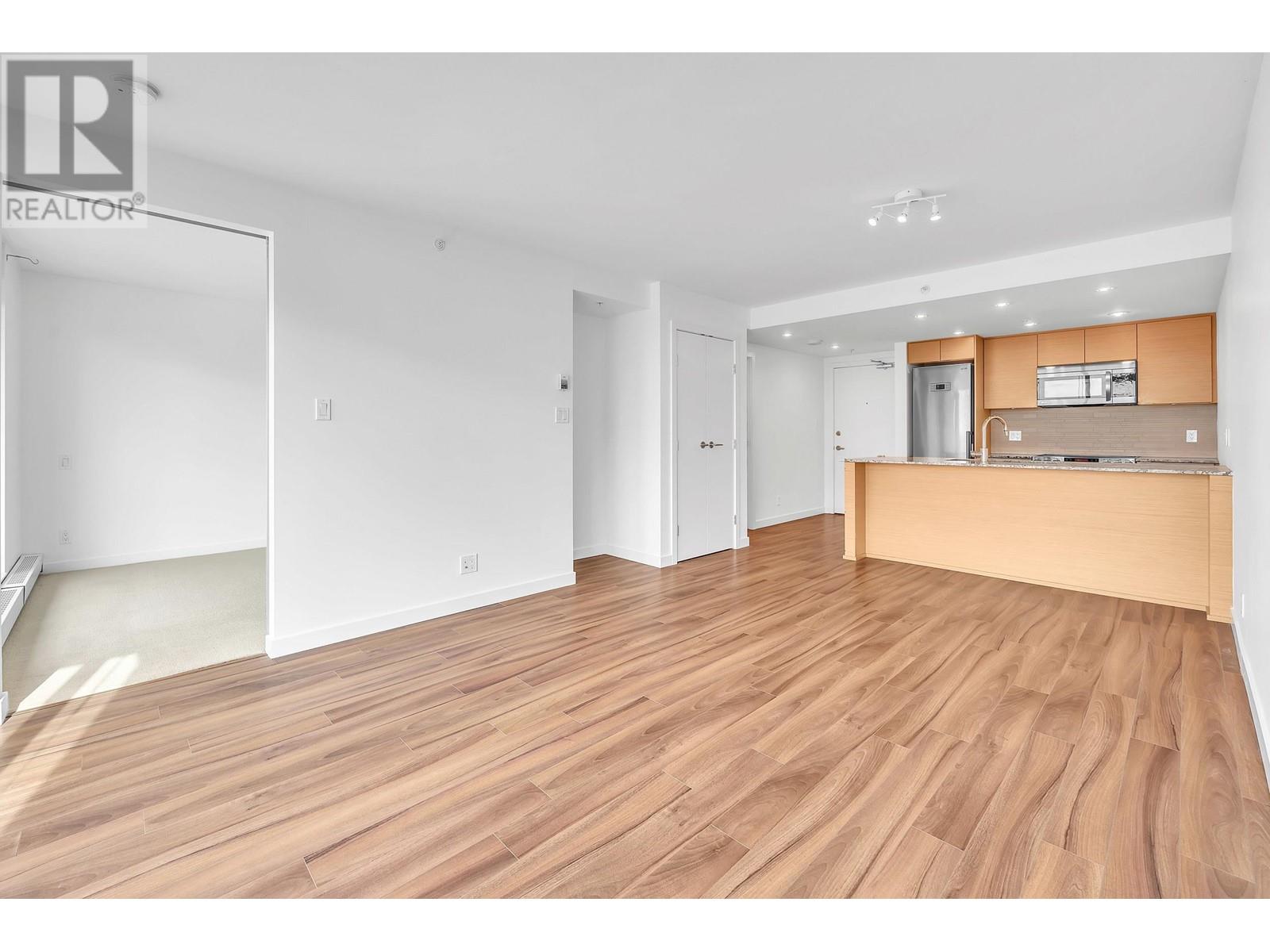 402 135 E 17th Street, North Vancouver, British Columbia  V7L 0C4 - Photo 14 - R2973616