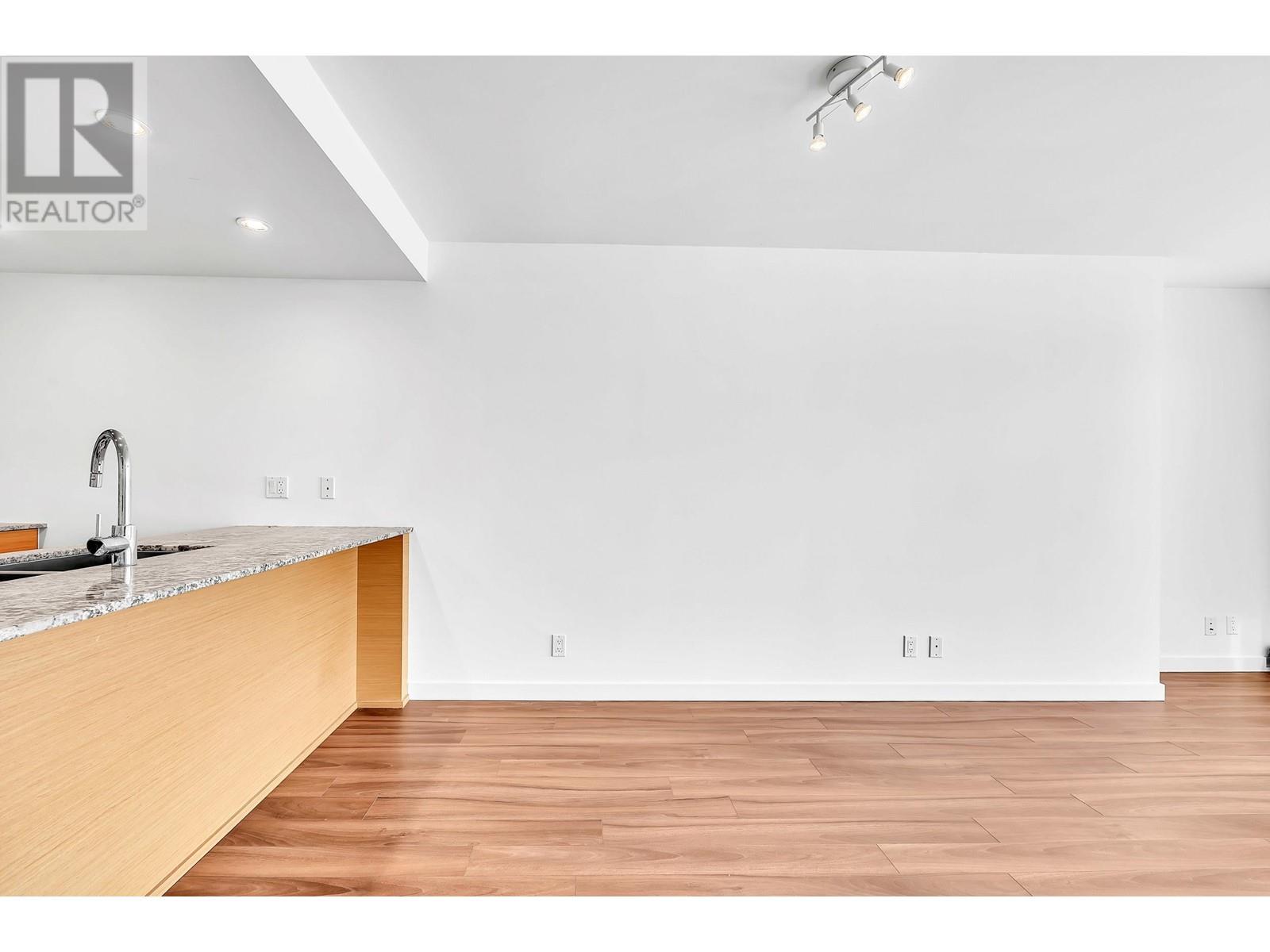 402 135 E 17th Street, North Vancouver, British Columbia  V7L 0C4 - Photo 9 - R2973616