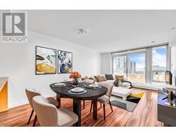 402 135 E 17TH STREET, North Vancouver, British Columbia