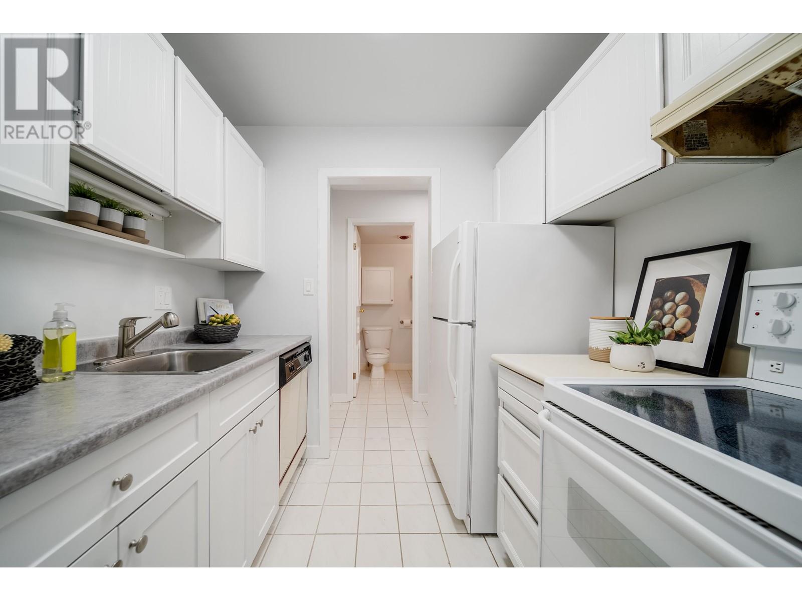 Listing Picture 11 of 21 : 202 2424 CYPRESS STREET, Vancouver / 溫哥華 - 魯藝地產 Yvonne Lu Group - MLS Medallion Club Member