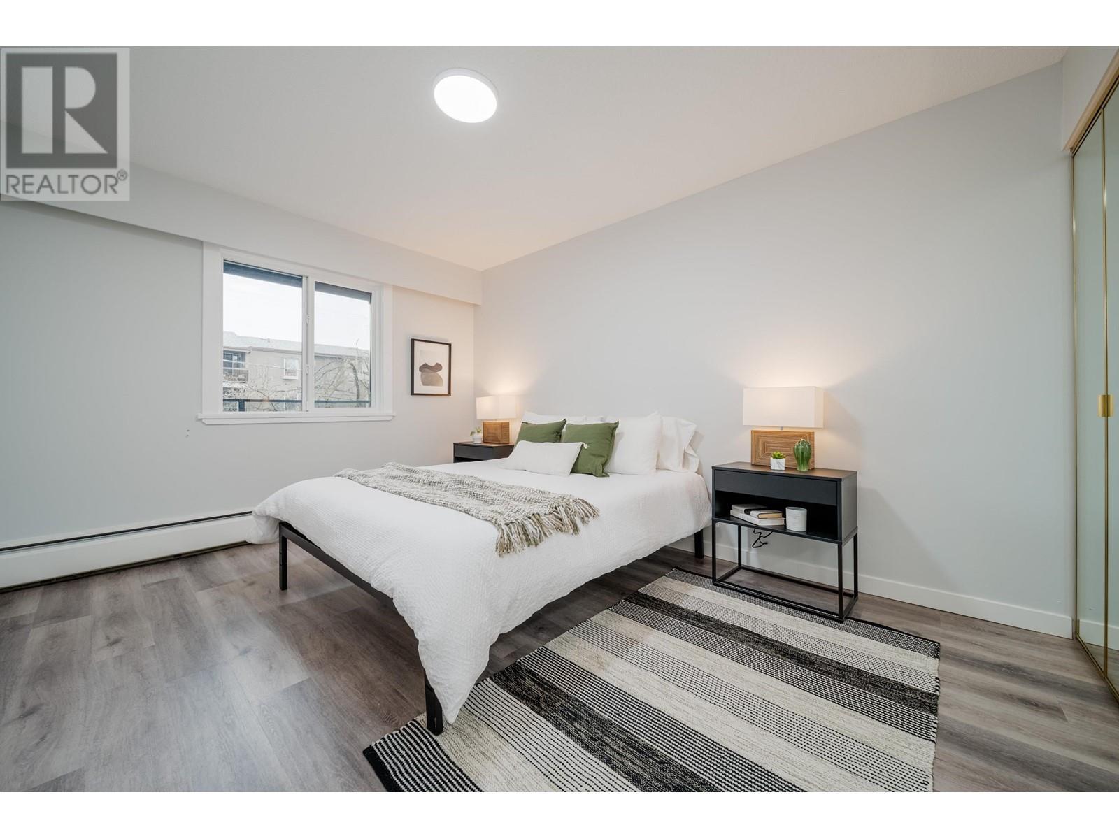 Listing Picture 16 of 21 : 202 2424 CYPRESS STREET, Vancouver / 溫哥華 - 魯藝地產 Yvonne Lu Group - MLS Medallion Club Member