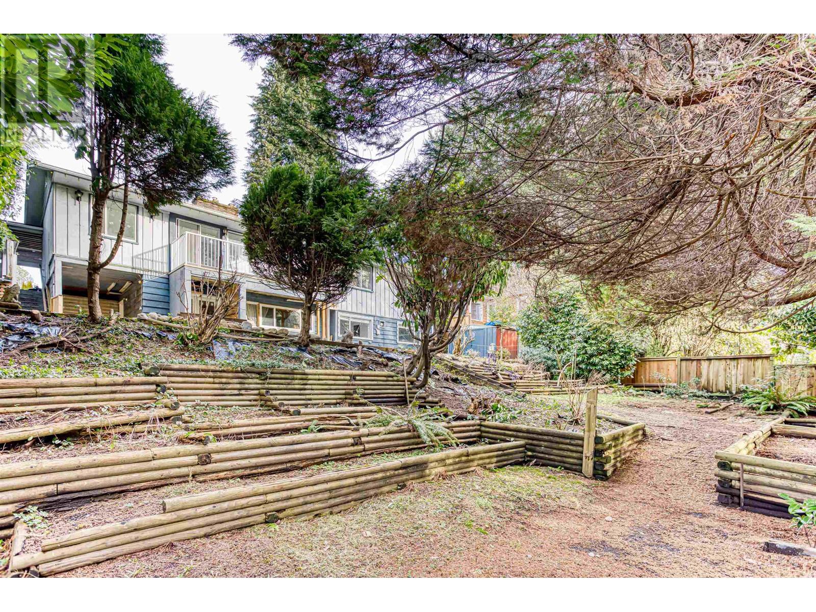 Property at 1025 RIDGEWOOD DRIVE image 5