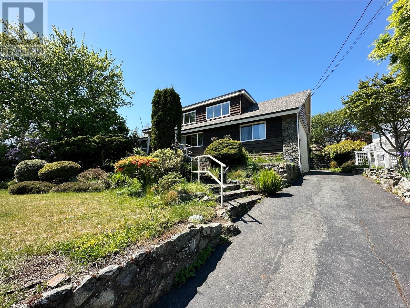 Property at 280 King George Terr image 3