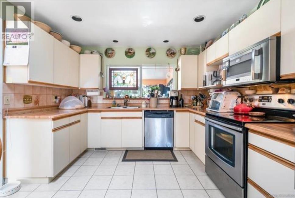 Listing Picture 4 of 15 : 7491 MONTANA ROAD, Richmond / 烈治文 - 魯藝地產 Yvonne Lu Group - MLS Medallion Club Member