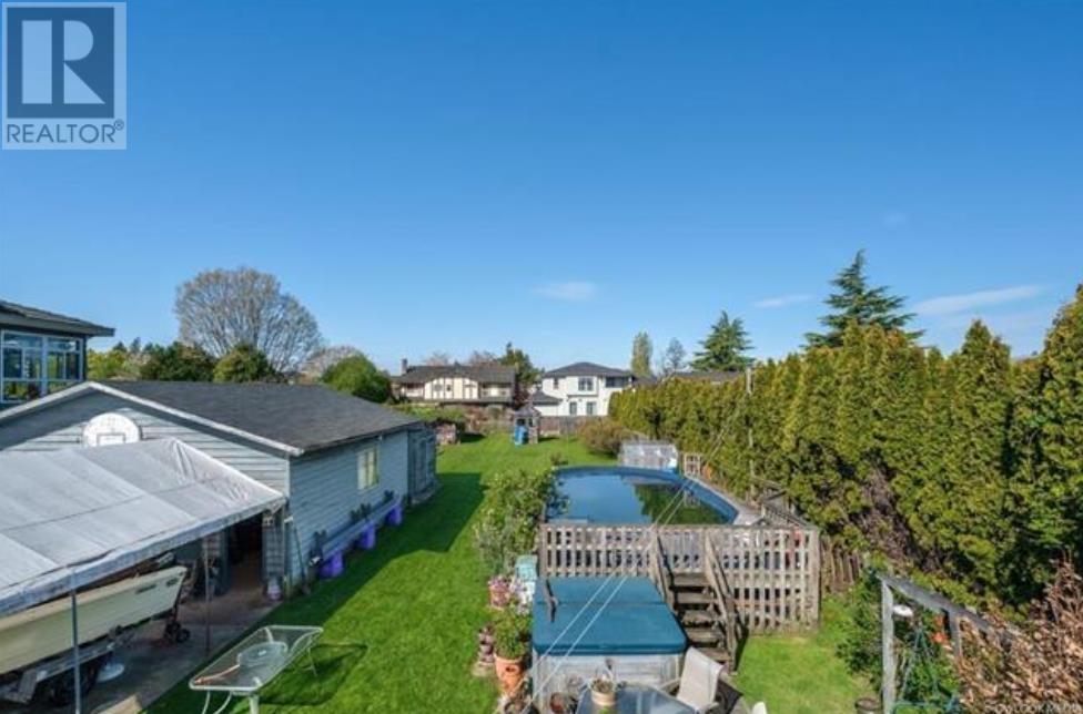Listing Picture 11 of 15 : 7491 MONTANA ROAD, Richmond / 烈治文 - 魯藝地產 Yvonne Lu Group - MLS Medallion Club Member