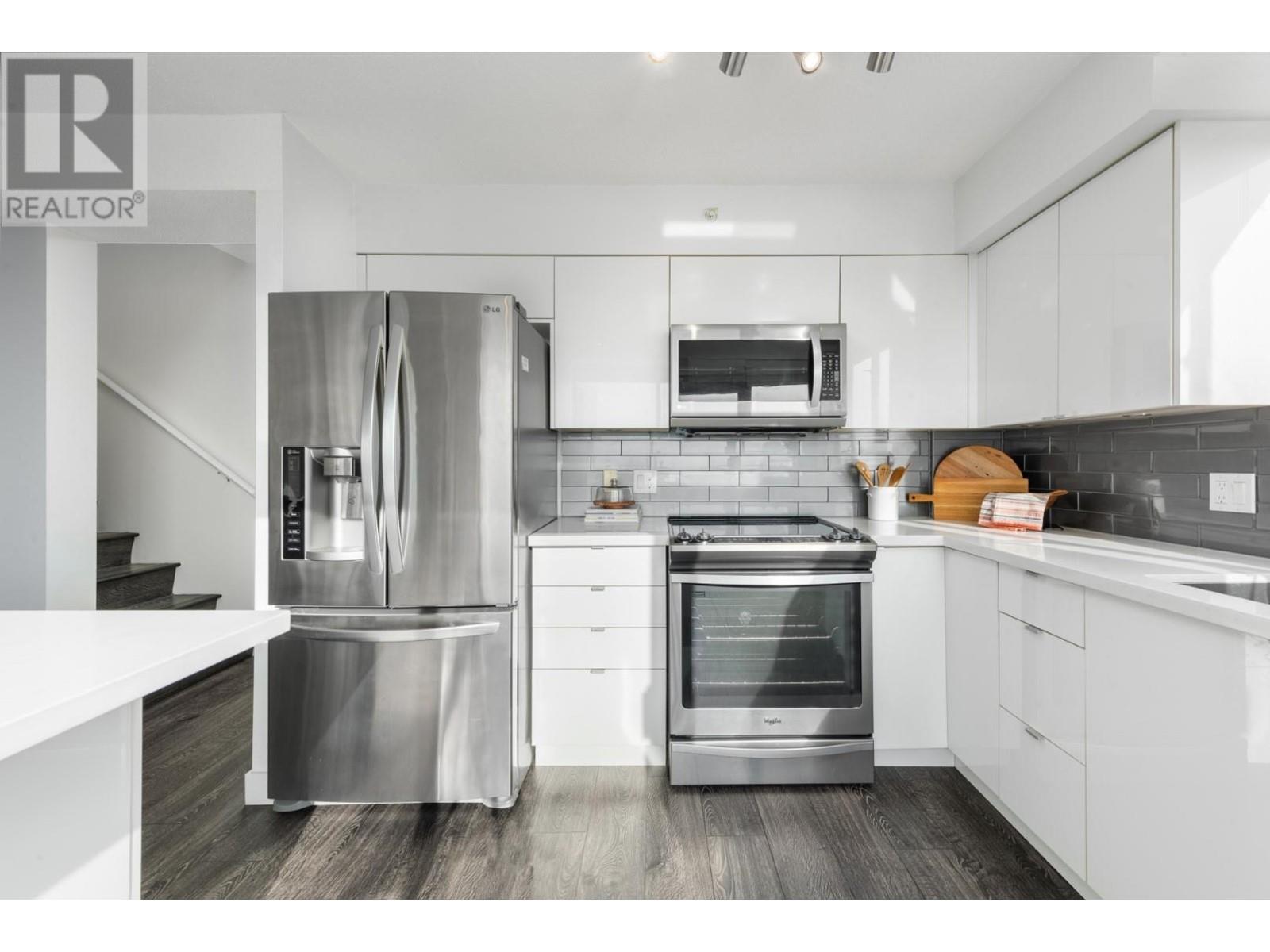 Listing Picture 6 of 40 : 1402 7760 GRANVILLE AVENUE, Richmond / 烈治文 - 魯藝地產 Yvonne Lu Group - MLS Medallion Club Member