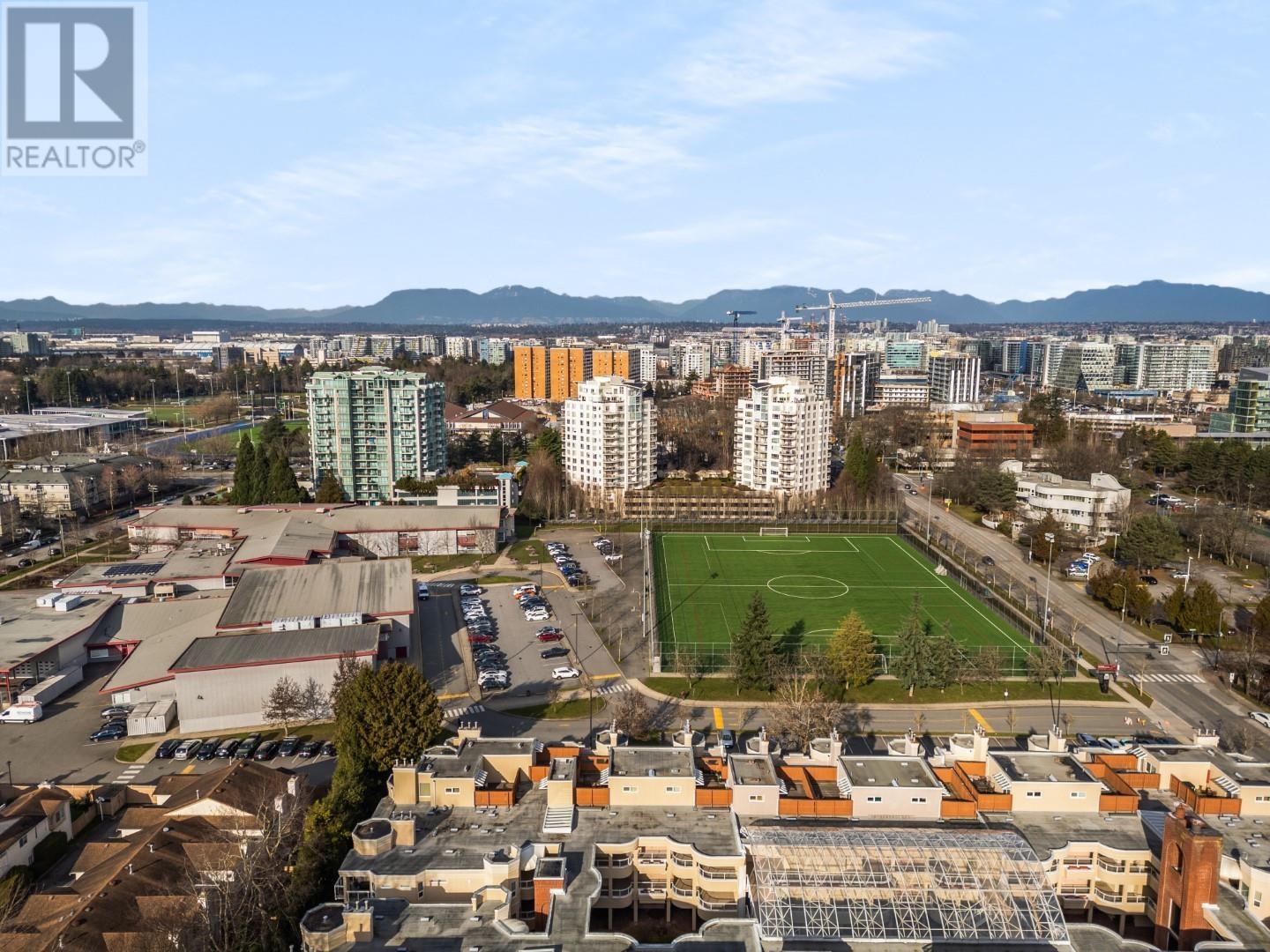 Listing Picture 36 of 40 : 1402 7760 GRANVILLE AVENUE, Richmond / 烈治文 - 魯藝地產 Yvonne Lu Group - MLS Medallion Club Member