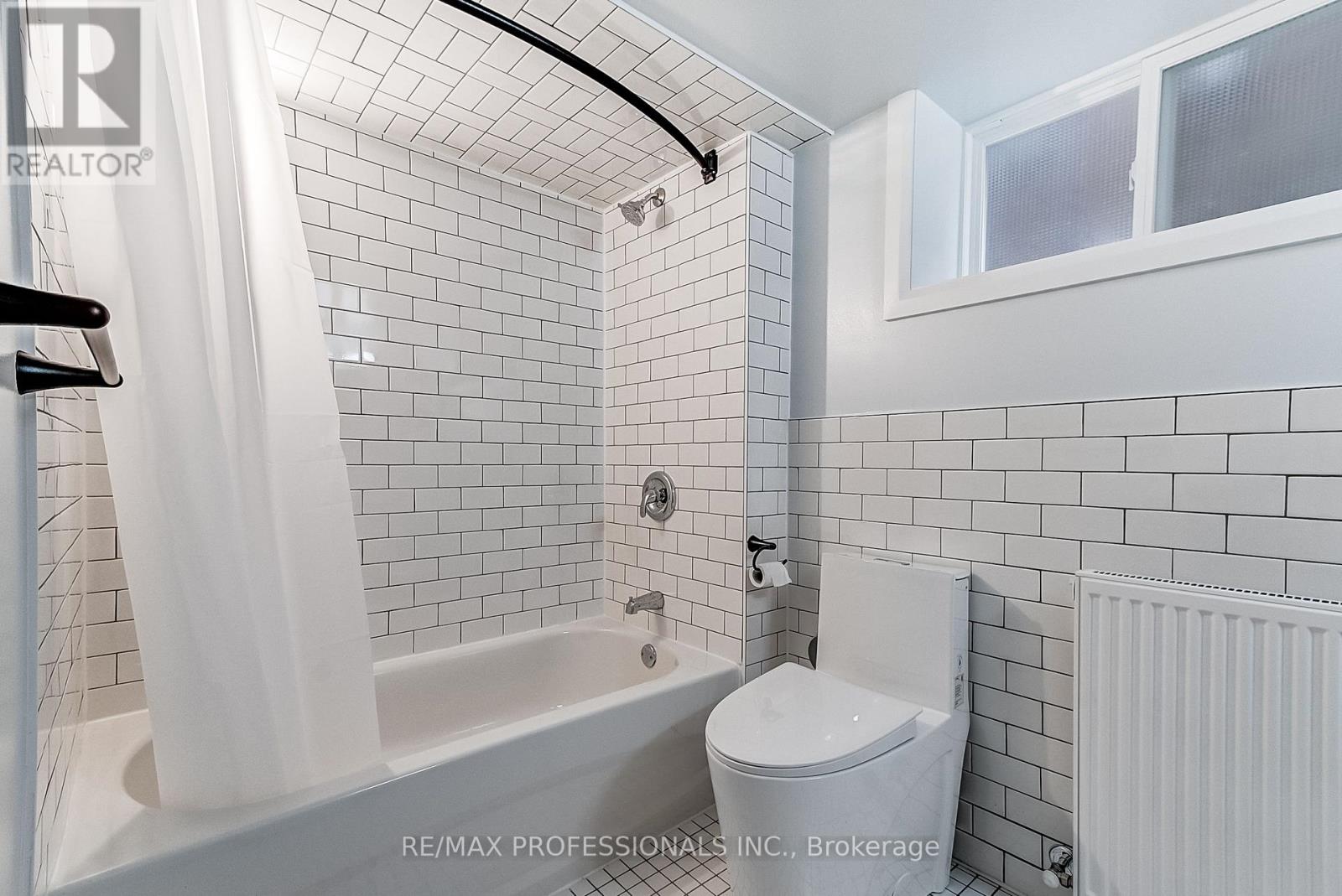 Lower - 220 Millwood Road, Toronto, Ontario  M4S 1J7 - Photo 8 - C12000852
