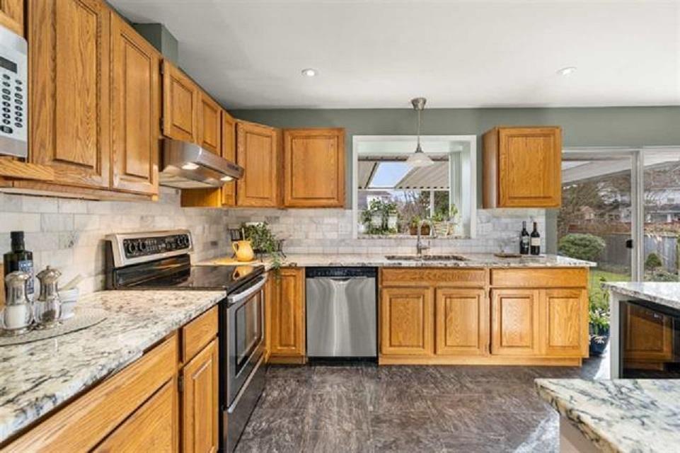 16738 79a Avenue, Surrey, British Columbia  V4N 0J1 - Photo 8 - R2973588