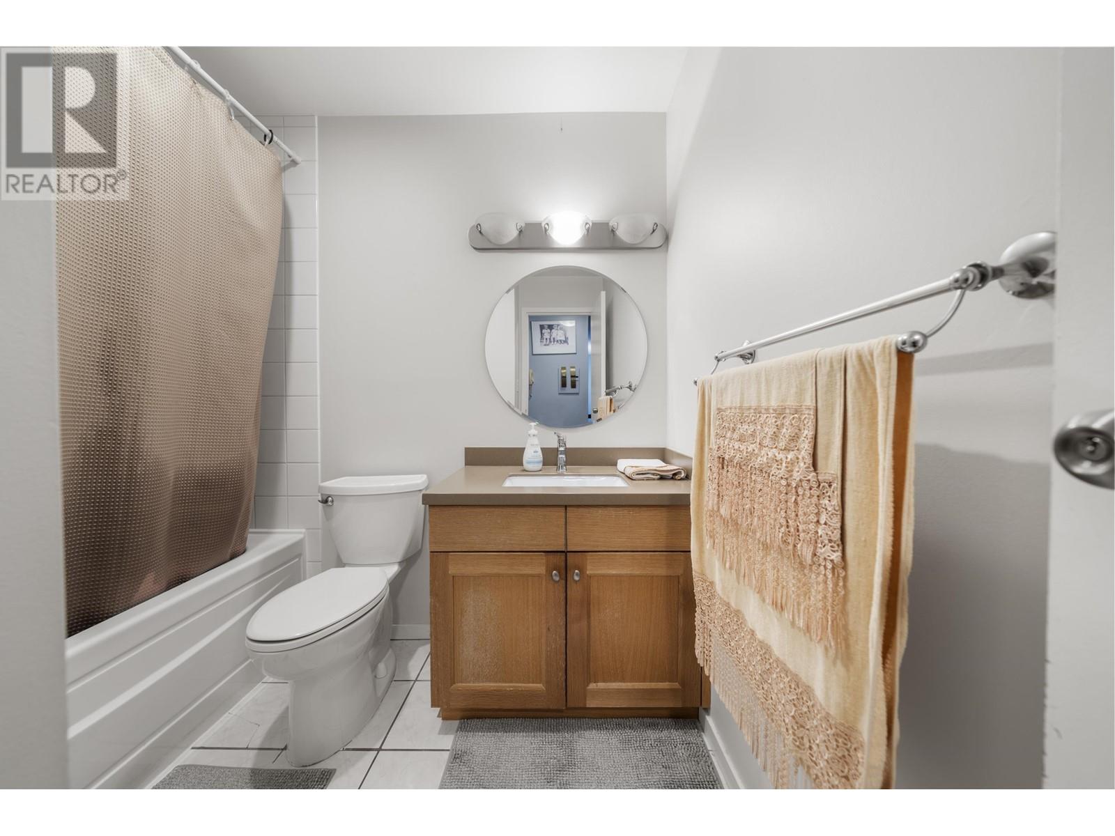 Listing Picture 17 of 29 : 302 371 ELLESMERE AVENUE, Burnaby / 本拿比 - 魯藝地產 Yvonne Lu Group - MLS Medallion Club Member
