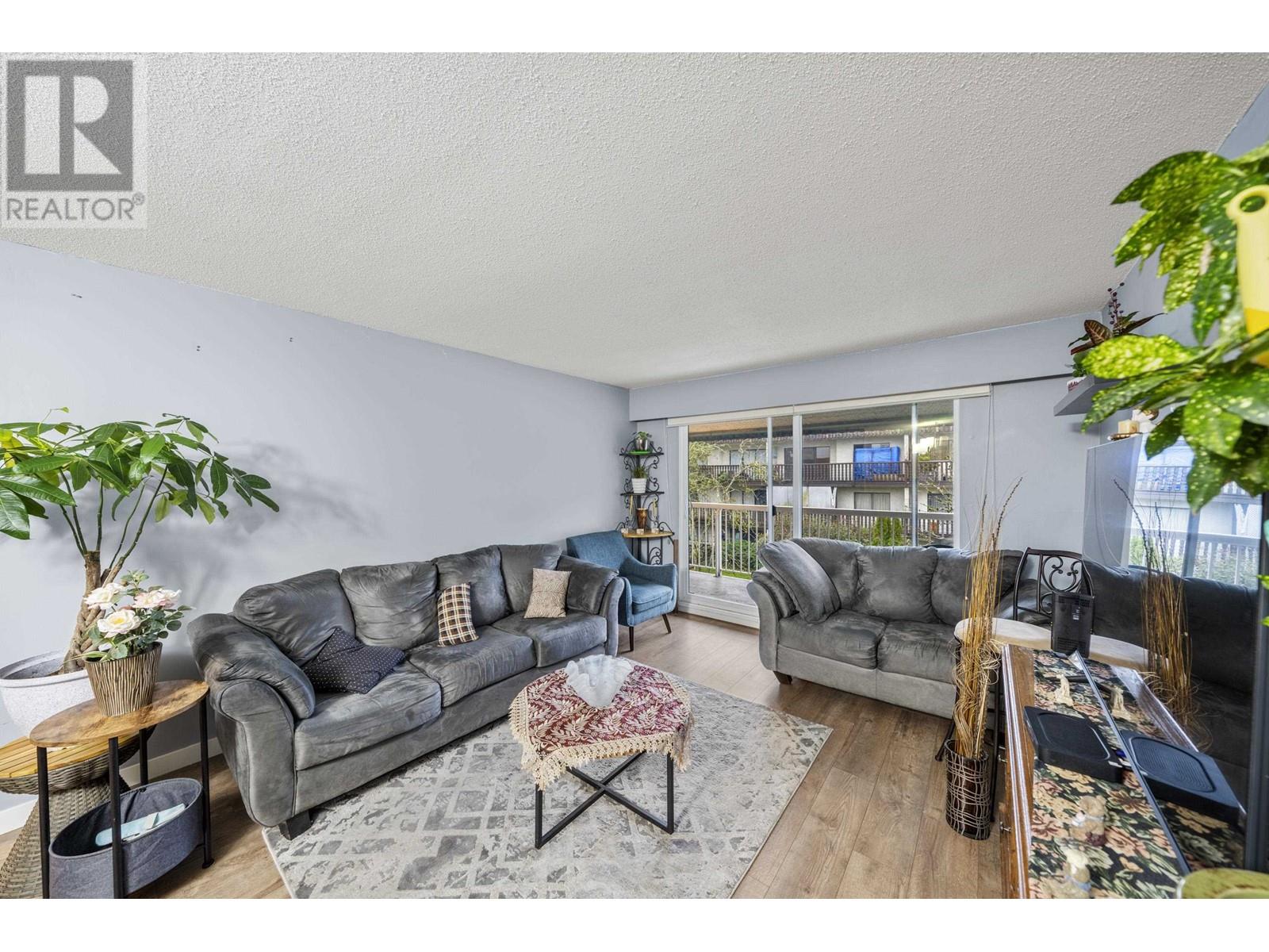 Listing Picture 8 of 29 : 302 371 ELLESMERE AVENUE, Burnaby / 本拿比 - 魯藝地產 Yvonne Lu Group - MLS Medallion Club Member