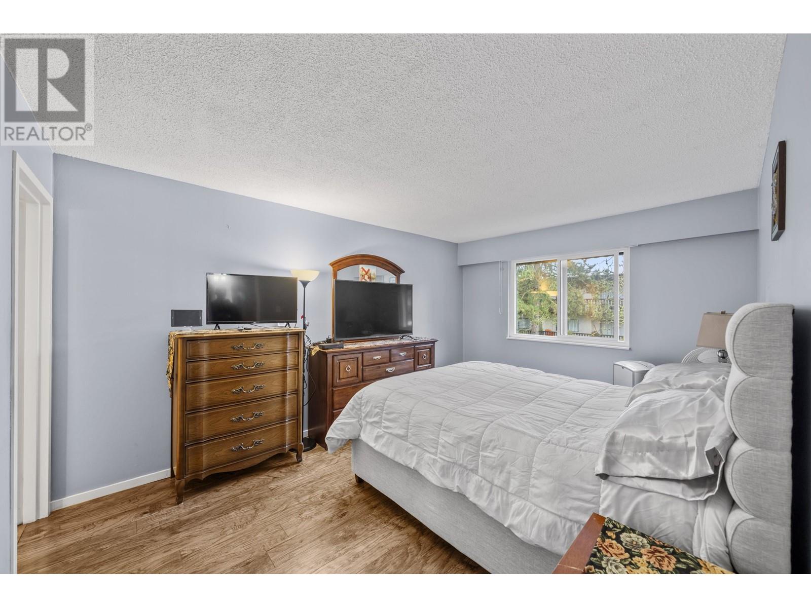 Listing Picture 13 of 29 : 302 371 ELLESMERE AVENUE, Burnaby / 本拿比 - 魯藝地產 Yvonne Lu Group - MLS Medallion Club Member