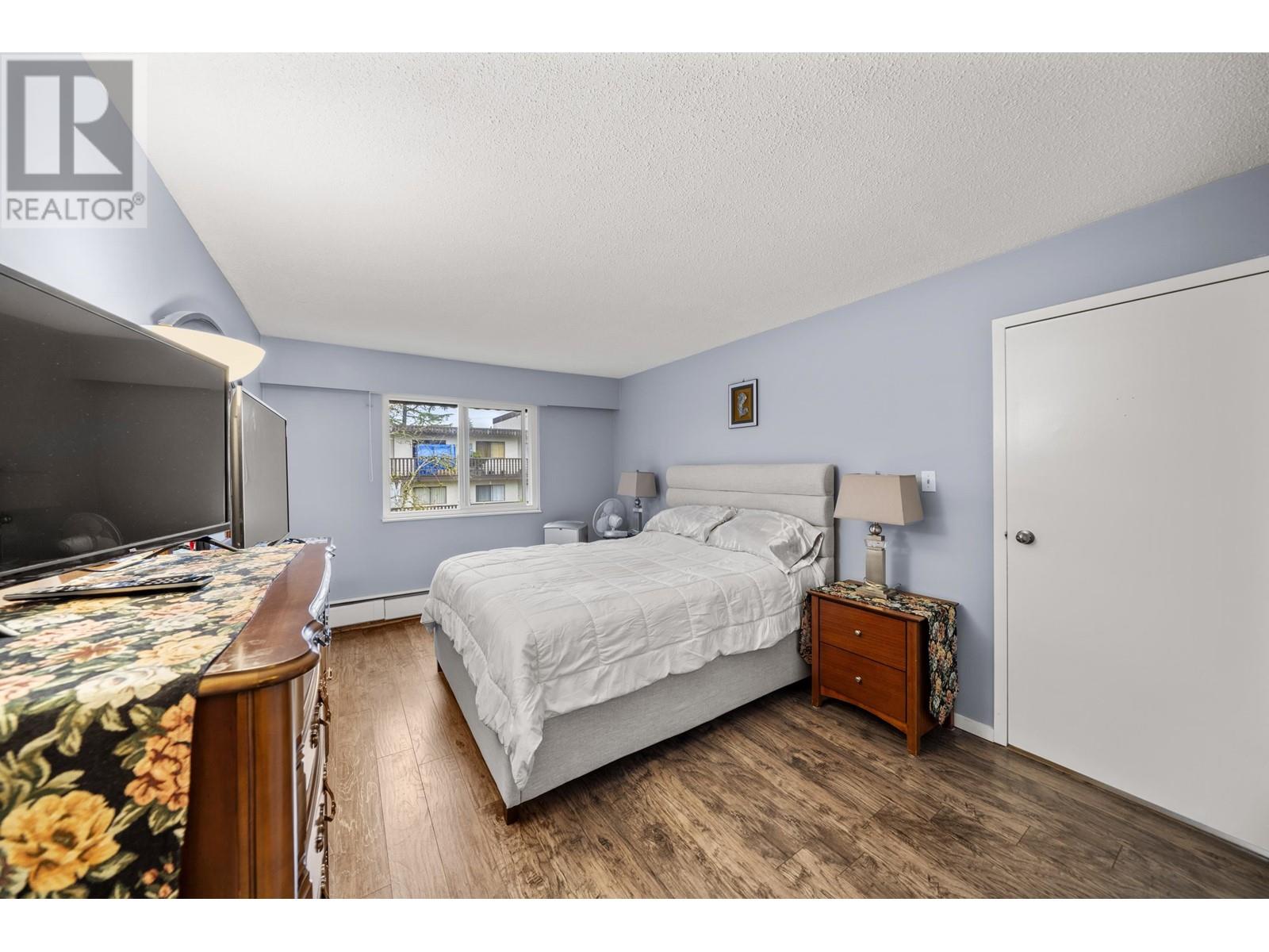Listing Picture 12 of 29 : 302 371 ELLESMERE AVENUE, Burnaby / 本拿比 - 魯藝地產 Yvonne Lu Group - MLS Medallion Club Member