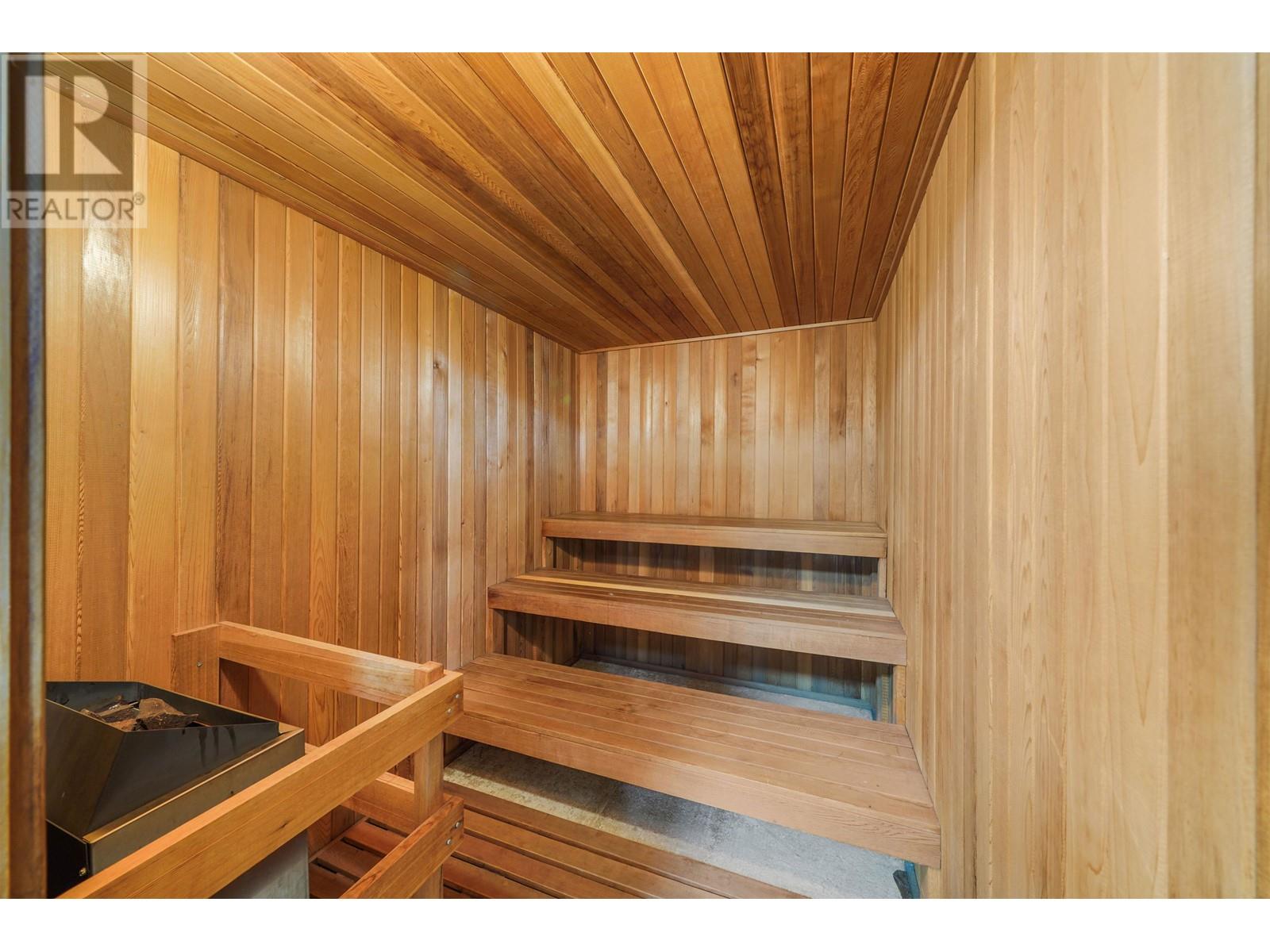 Listing Picture 24 of 29 : 302 371 ELLESMERE AVENUE, Burnaby / 本拿比 - 魯藝地產 Yvonne Lu Group - MLS Medallion Club Member