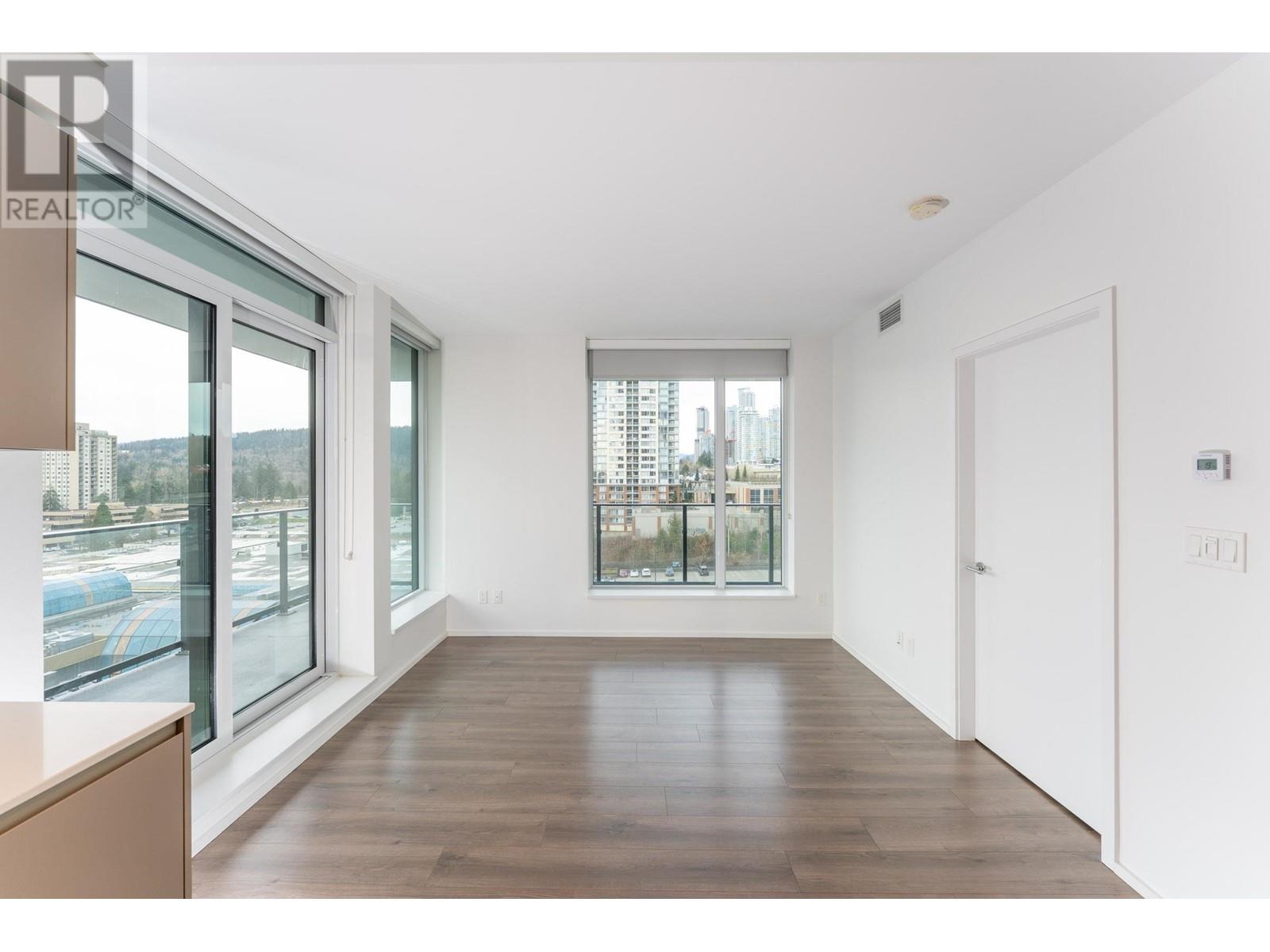 Listing Picture 3 of 25 : 709 3809 EVERGREEN PLACE, Burnaby / 本拿比 - 魯藝地產 Yvonne Lu Group - MLS Medallion Club Member