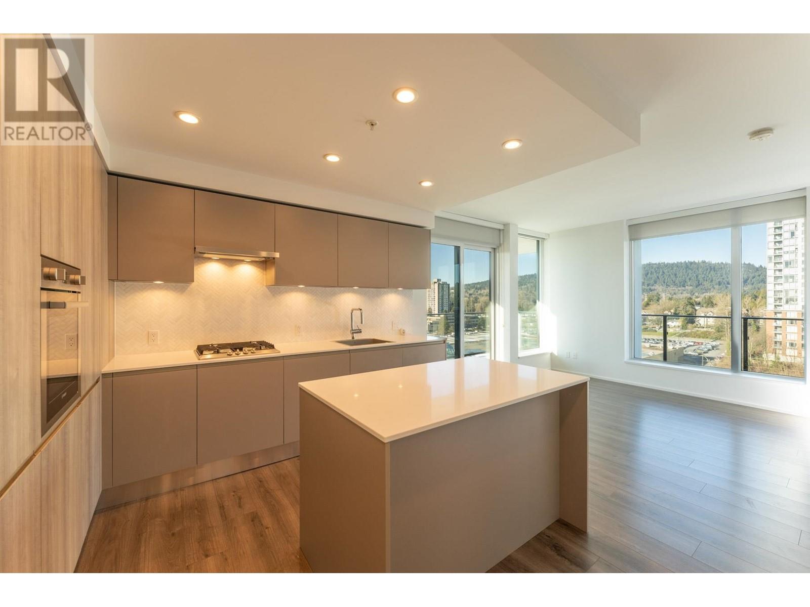 Listing Picture 4 of 25 : 709 3809 EVERGREEN PLACE, Burnaby / 本拿比 - 魯藝地產 Yvonne Lu Group - MLS Medallion Club Member