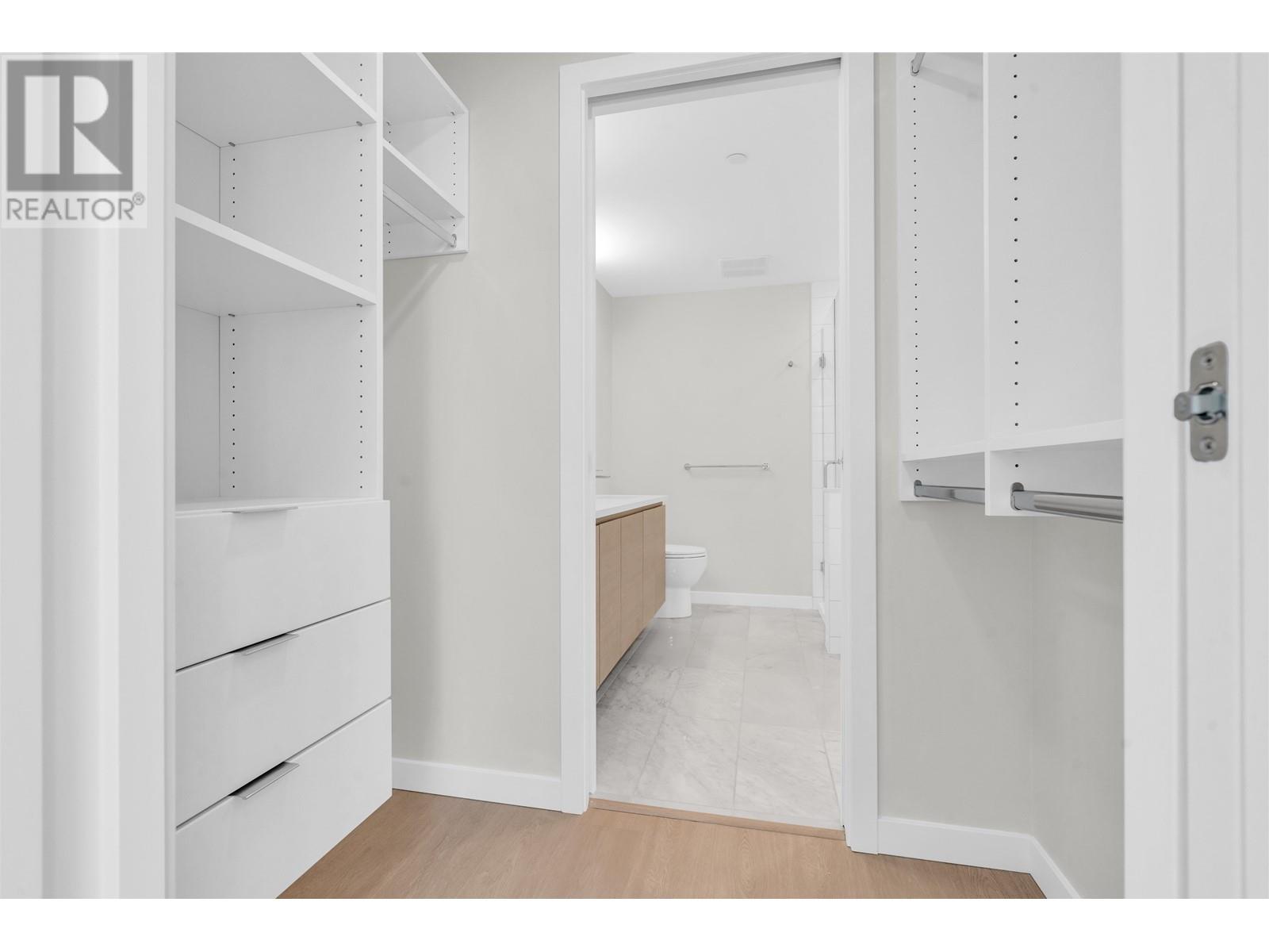 Listing Picture 15 of 31 : 3701 2108 GILMORE AVENUE, Burnaby / 本拿比 - 魯藝地產 Yvonne Lu Group - MLS Medallion Club Member