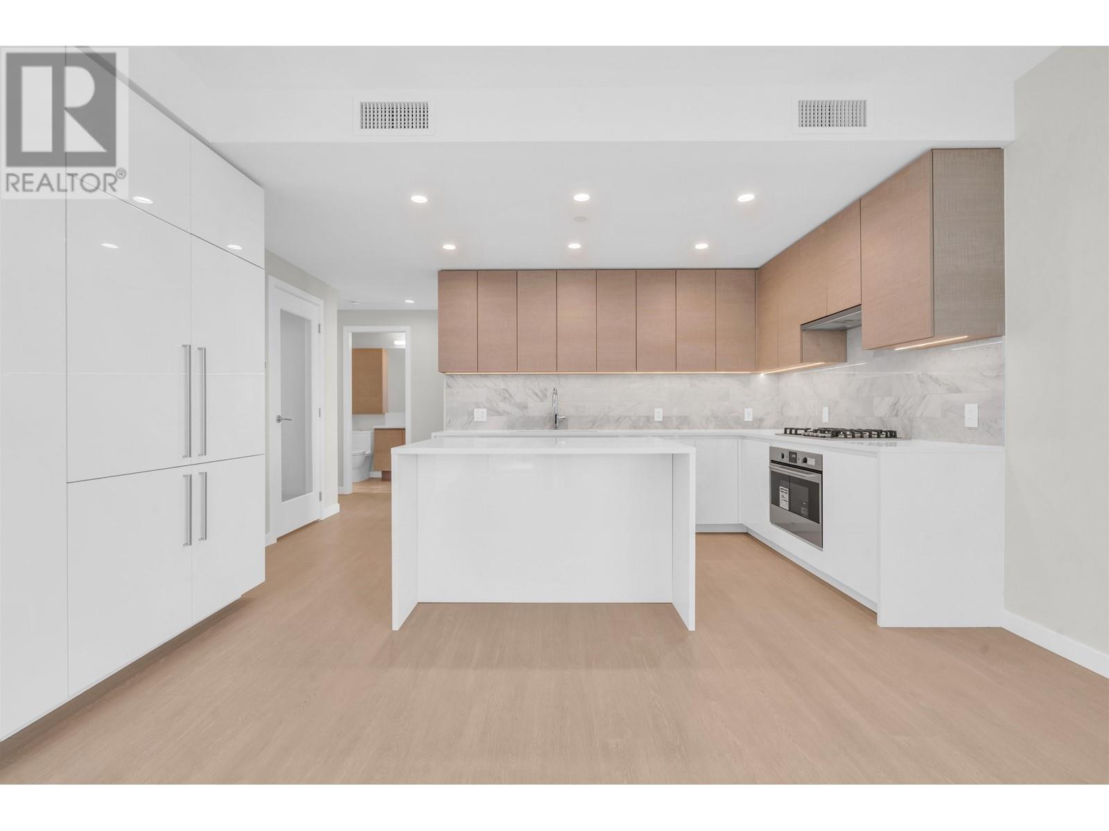 Listing Picture 6 of 31 : 3701 2108 GILMORE AVENUE, Burnaby / 本拿比 - 魯藝地產 Yvonne Lu Group - MLS Medallion Club Member