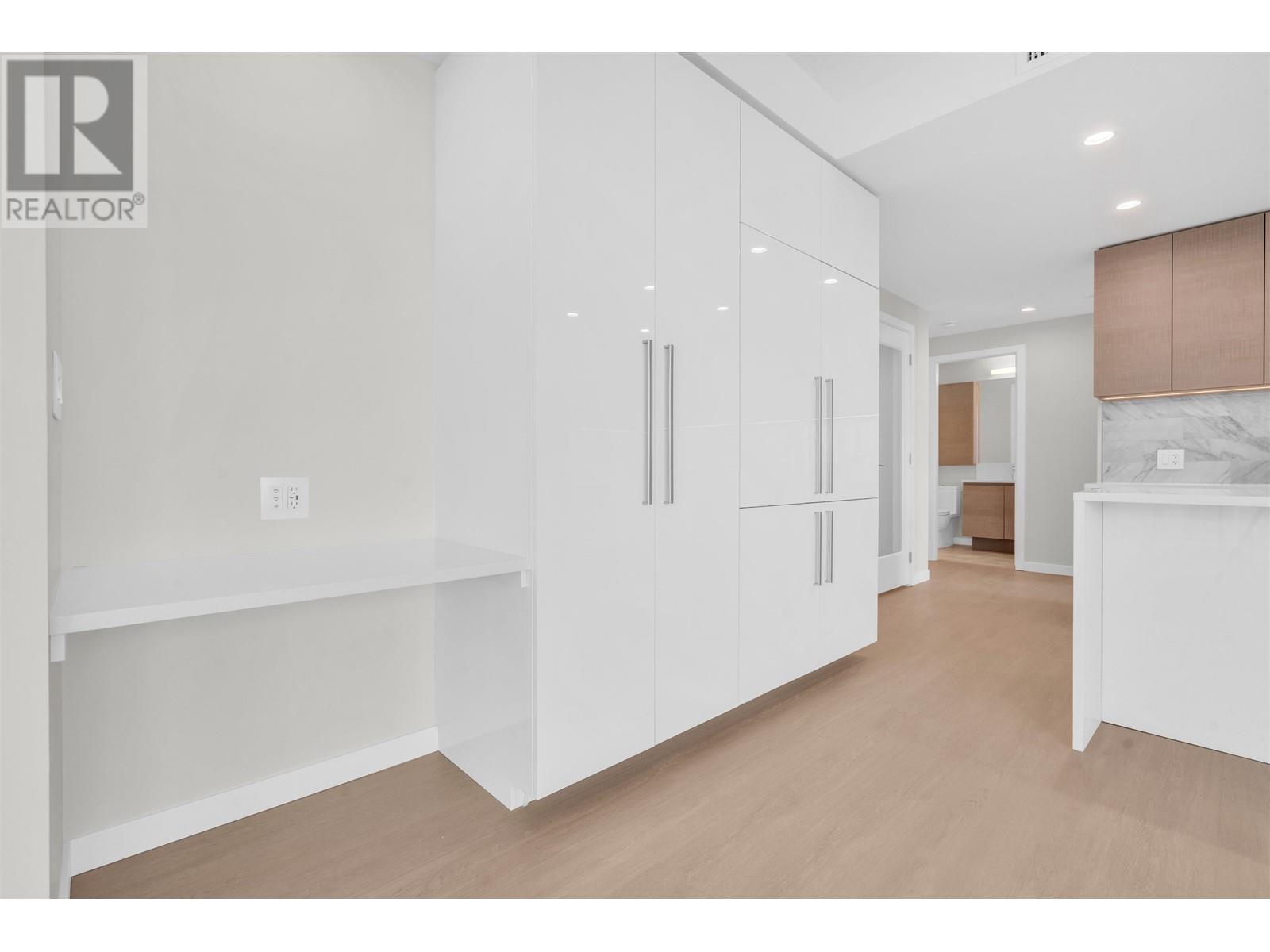 Listing Picture 11 of 31 : 3701 2108 GILMORE AVENUE, Burnaby / 本拿比 - 魯藝地產 Yvonne Lu Group - MLS Medallion Club Member