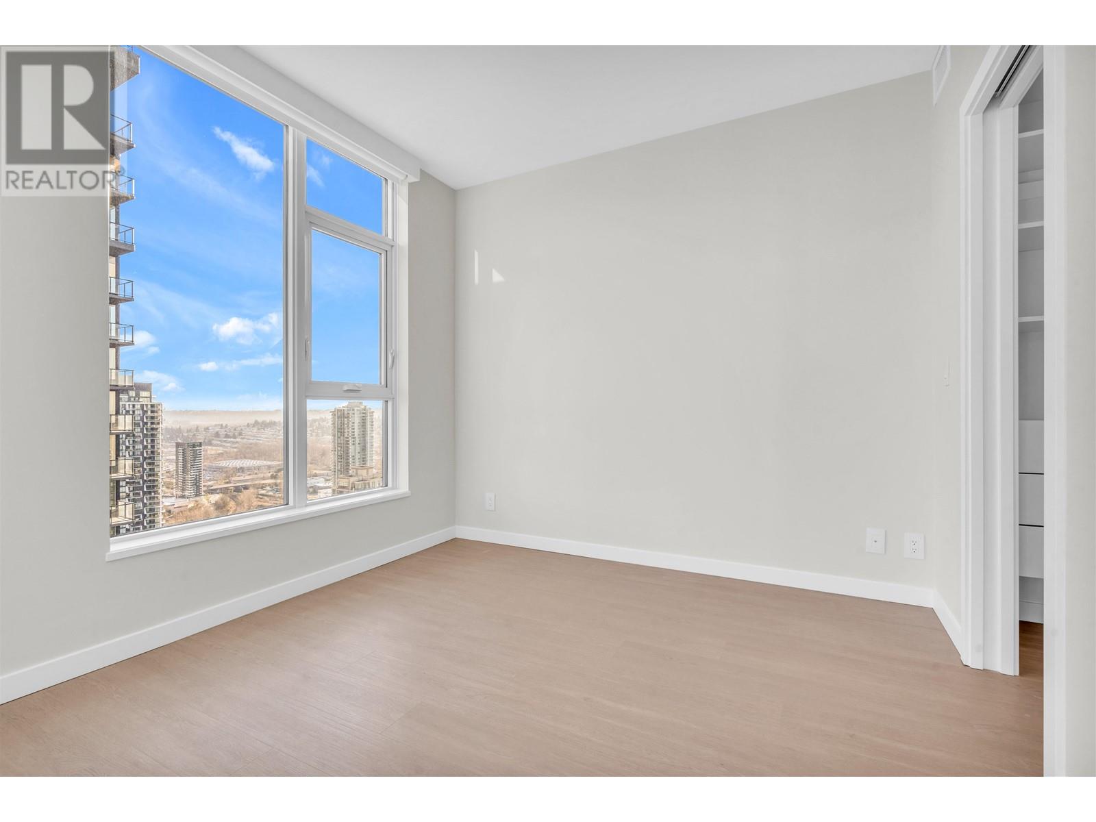 Listing Picture 12 of 31 : 3701 2108 GILMORE AVENUE, Burnaby / 本拿比 - 魯藝地產 Yvonne Lu Group - MLS Medallion Club Member
