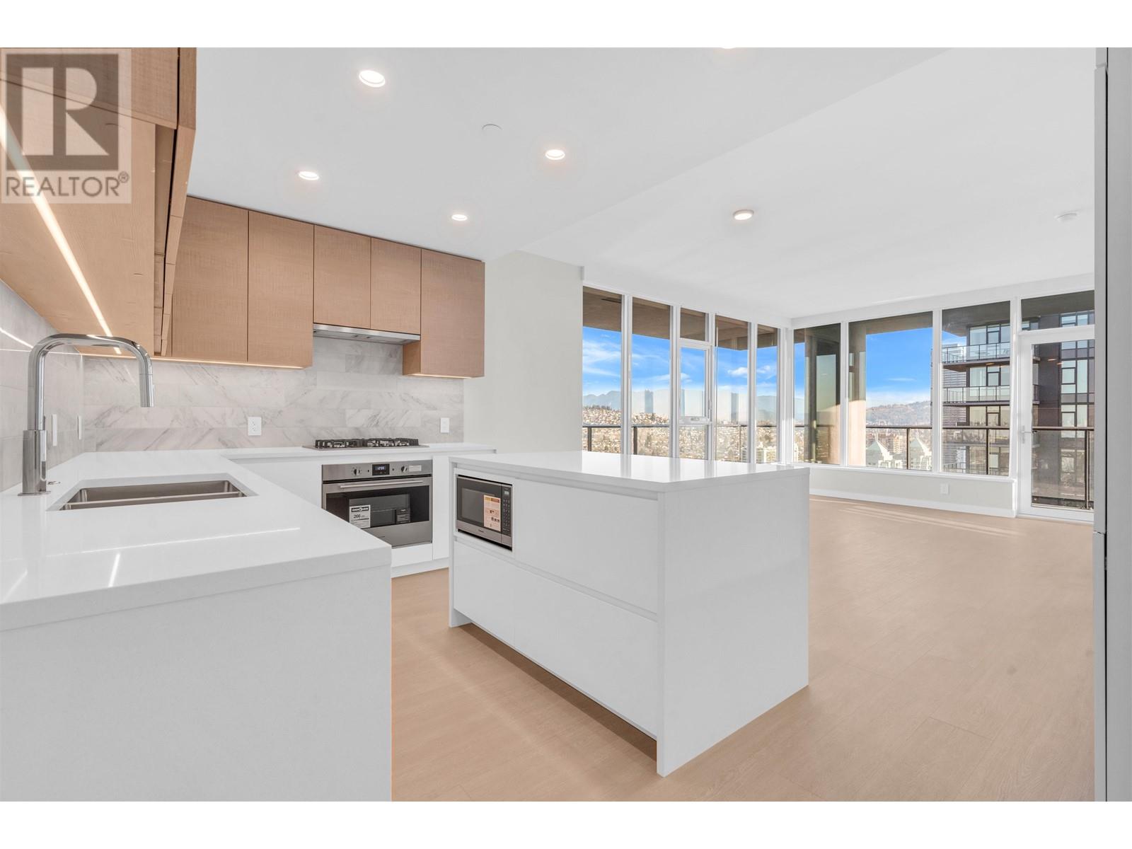 Listing Picture 5 of 31 : 3701 2108 GILMORE AVENUE, Burnaby / 本拿比 - 魯藝地產 Yvonne Lu Group - MLS Medallion Club Member