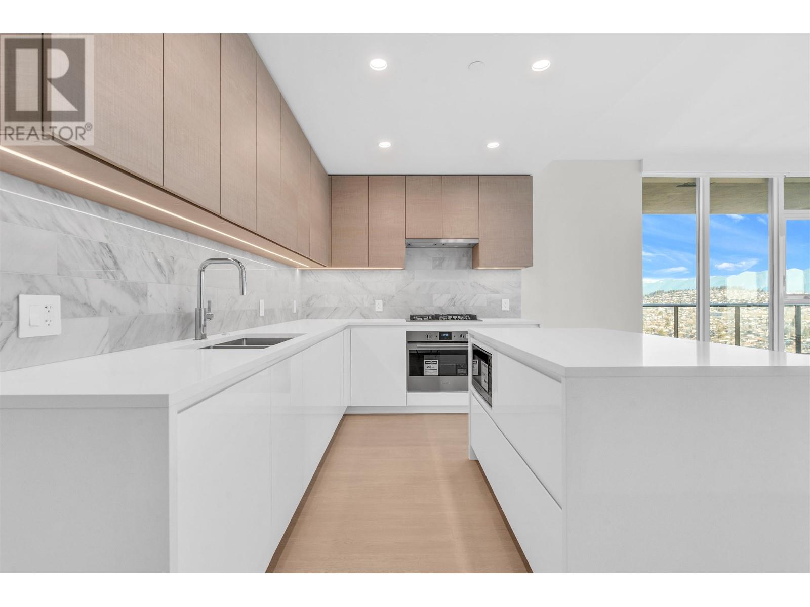 Listing Picture 8 of 31 : 3701 2108 GILMORE AVENUE, Burnaby / 本拿比 - 魯藝地產 Yvonne Lu Group - MLS Medallion Club Member