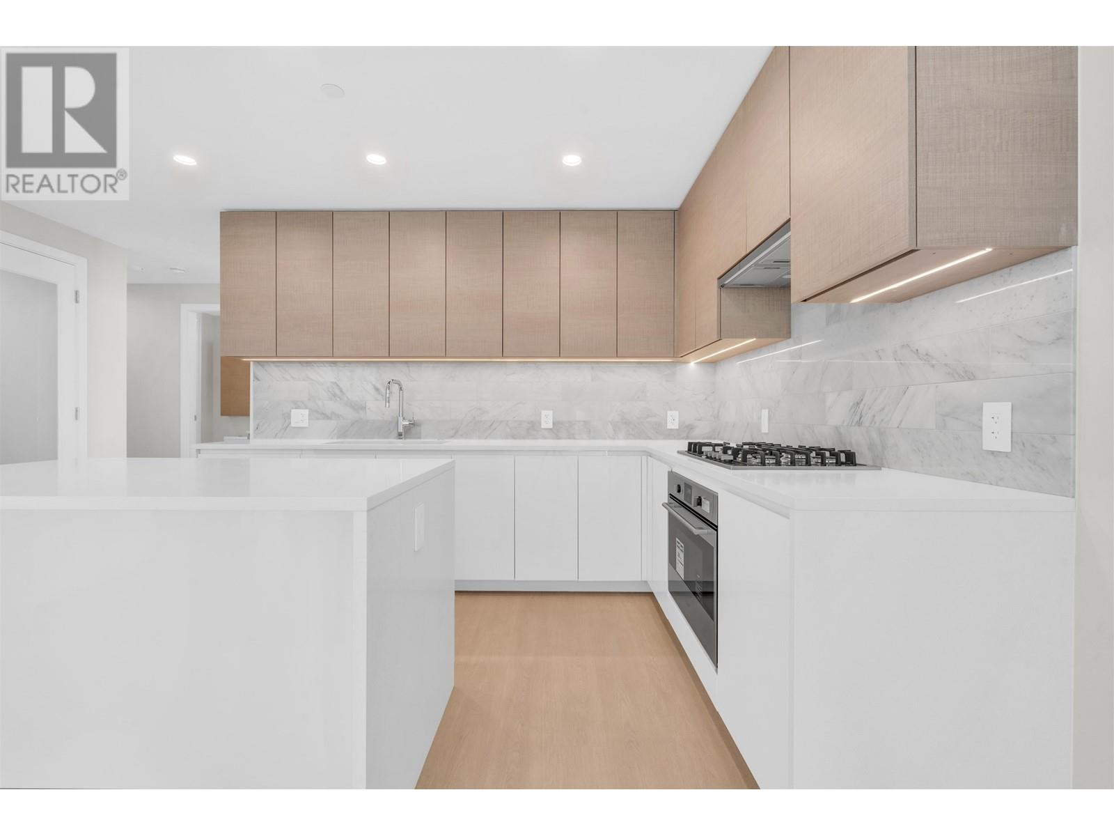 Listing Picture 7 of 31 : 3701 2108 GILMORE AVENUE, Burnaby / 本拿比 - 魯藝地產 Yvonne Lu Group - MLS Medallion Club Member