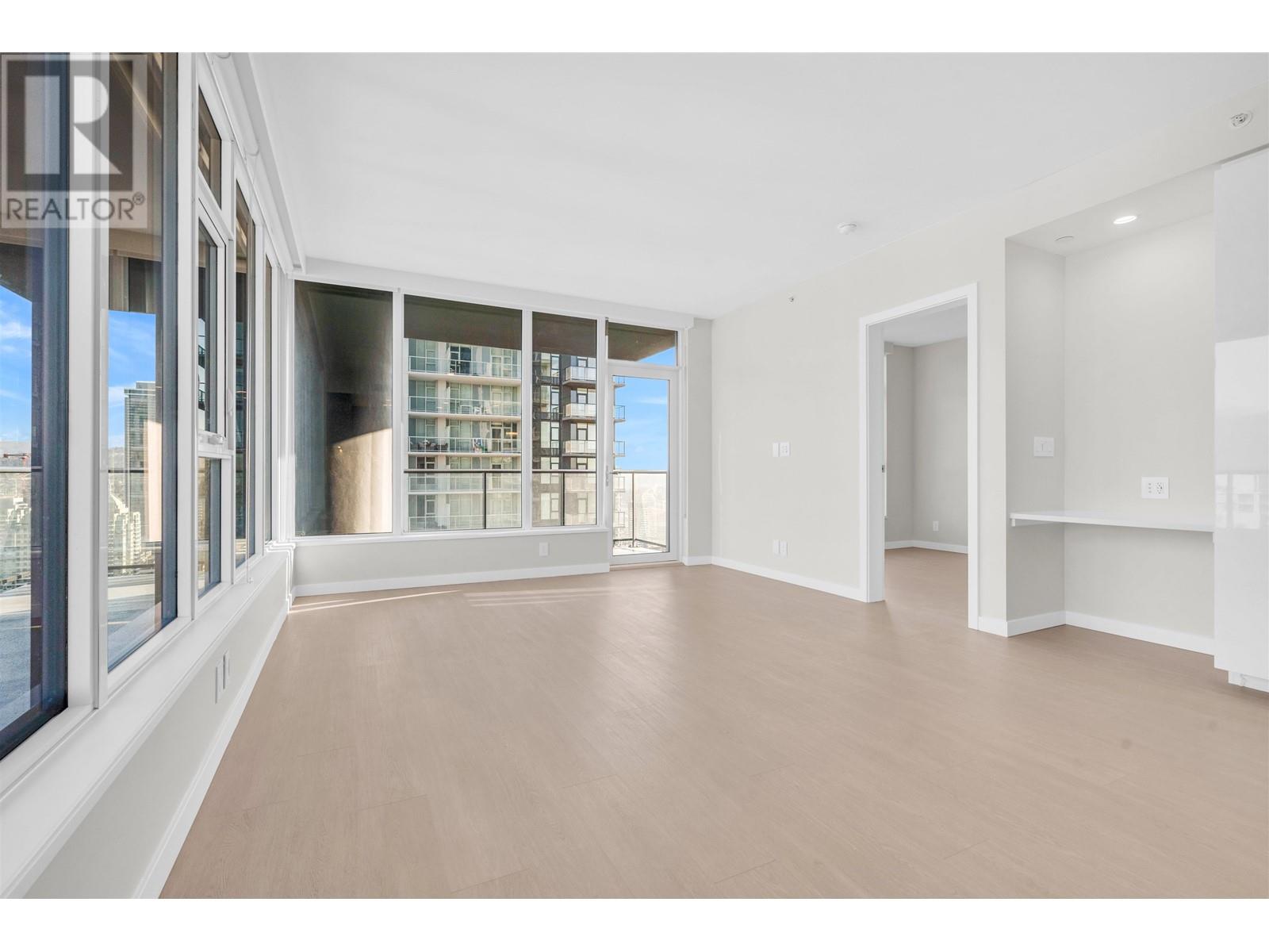 Listing Picture 30 of 31 : 3701 2108 GILMORE AVENUE, Burnaby / 本拿比 - 魯藝地產 Yvonne Lu Group - MLS Medallion Club Member