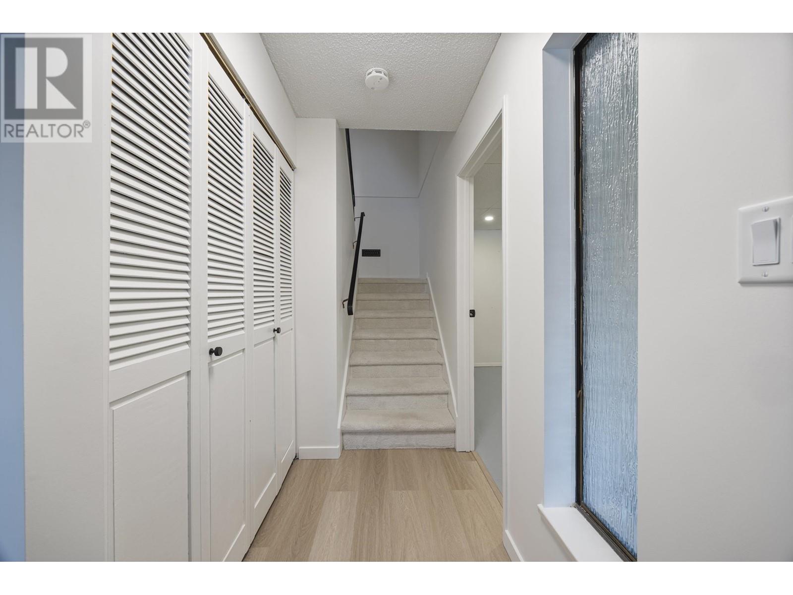 2620 Moorcroft Court, Burnaby, British Columbia  V5B 4R2 - Photo 29 - R2973105