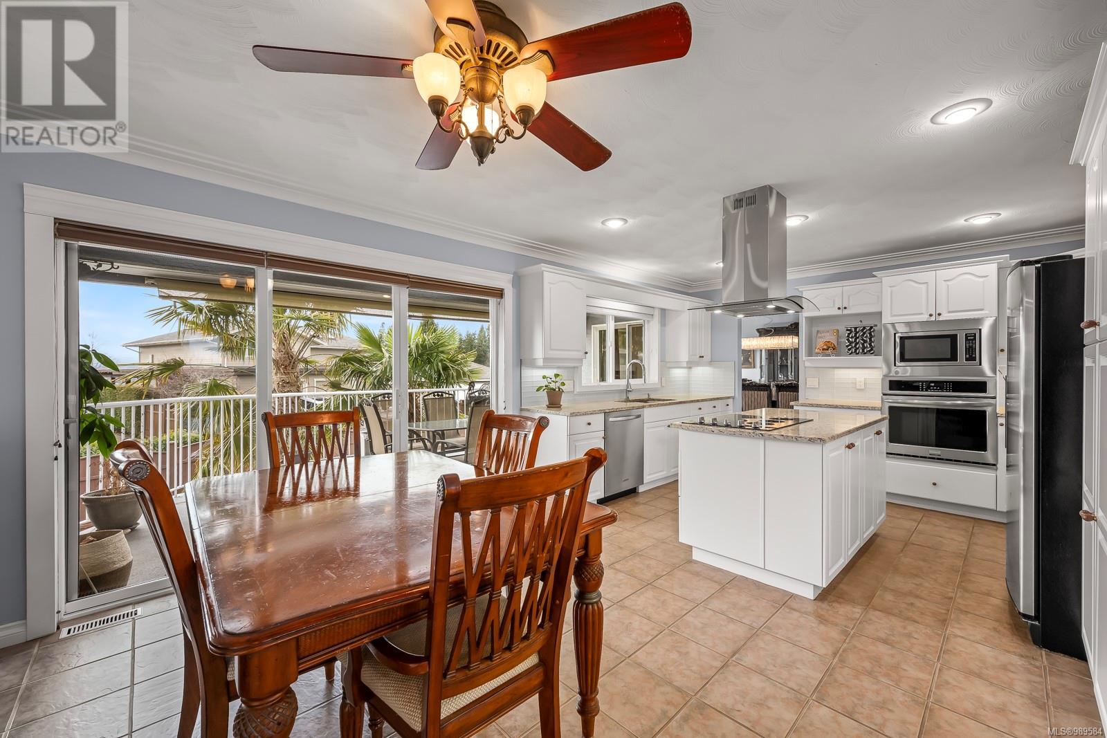 Property at 1697 Swan Cres image 5